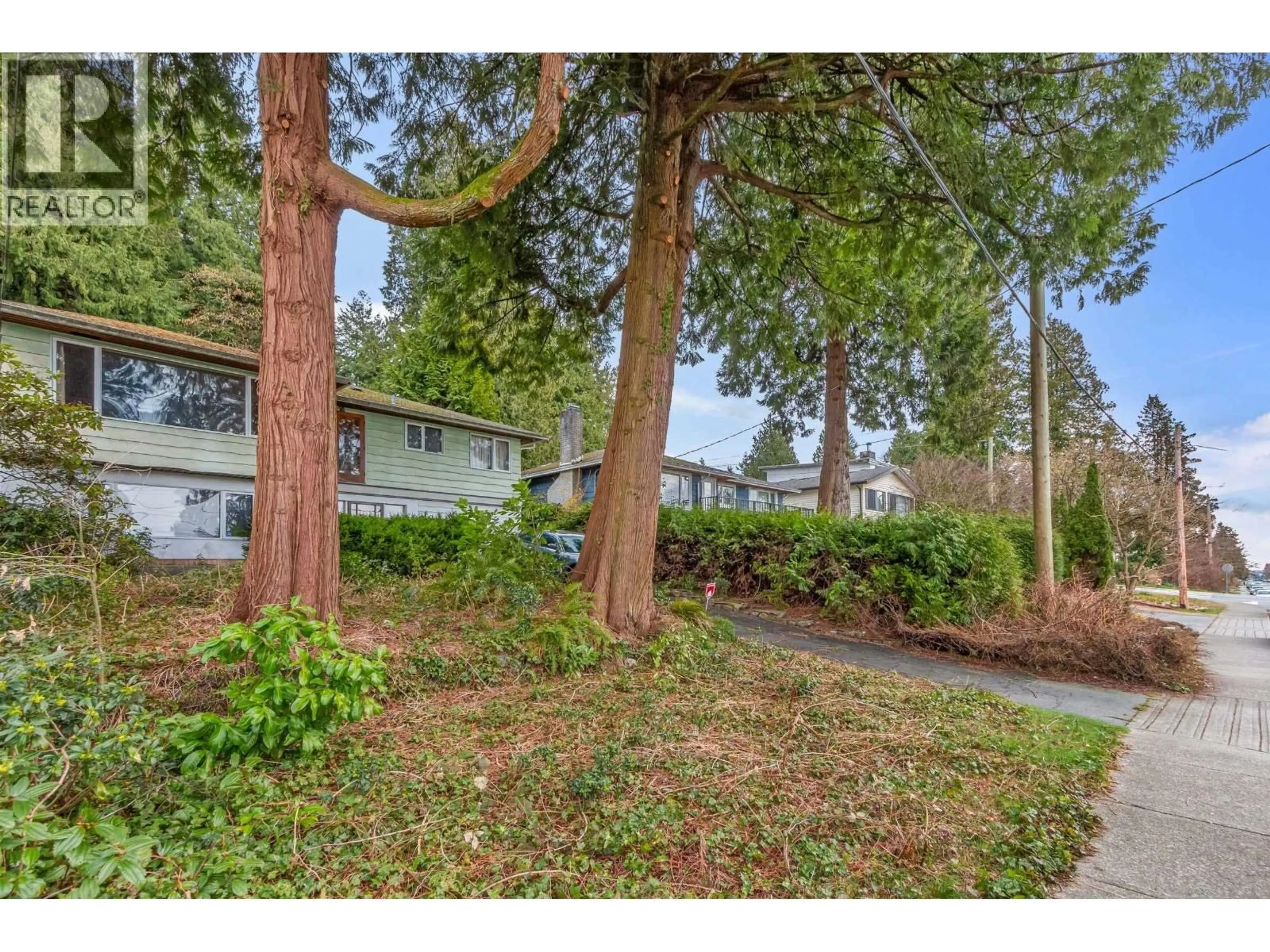 Unknown for 1928 RIDGEWAY AVENUE, North Vancouver British Columbia V7L3S7