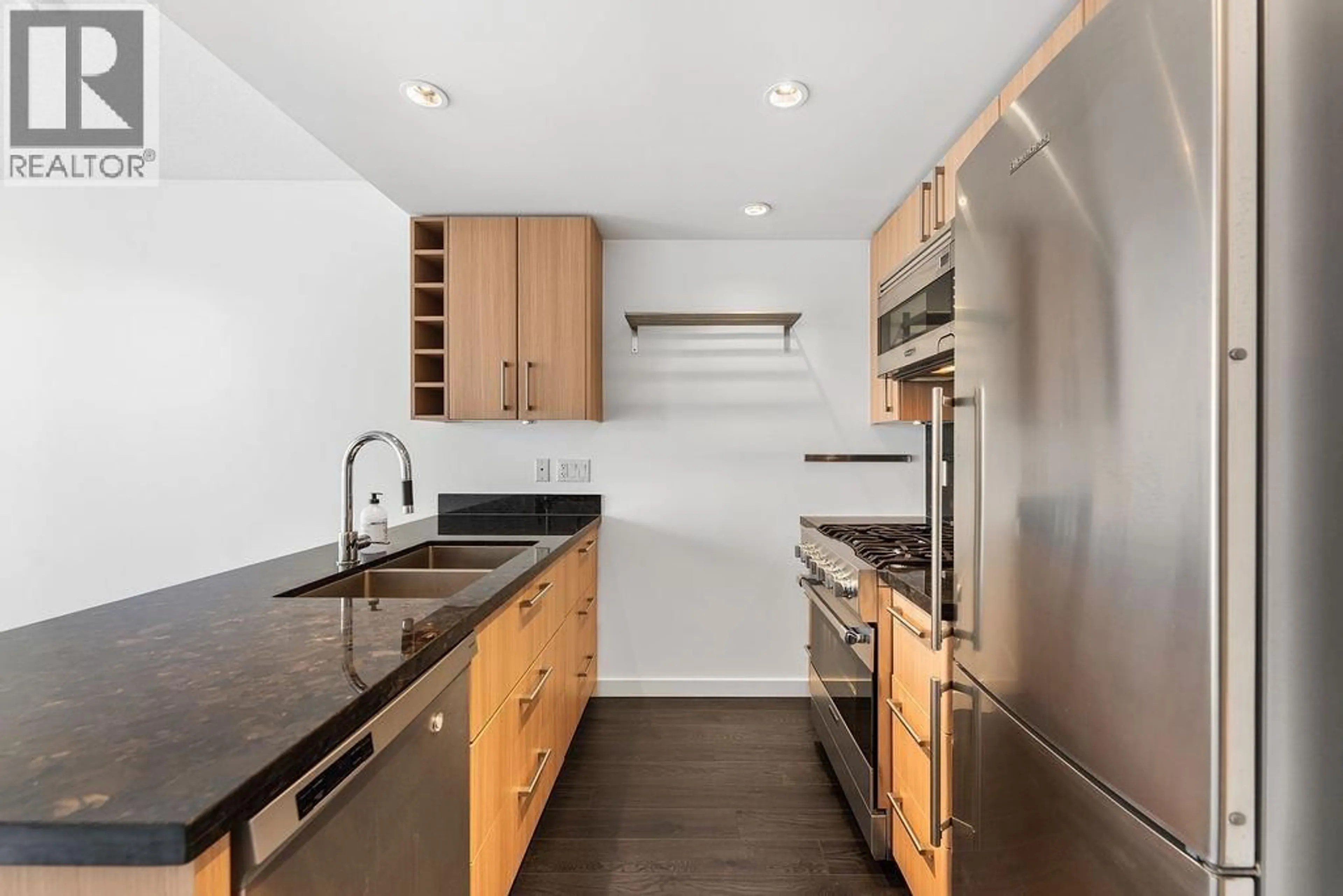 Unknown for 701 - 1708 COLUMBIA STREET, Vancouver British Columbia V5Y0H7