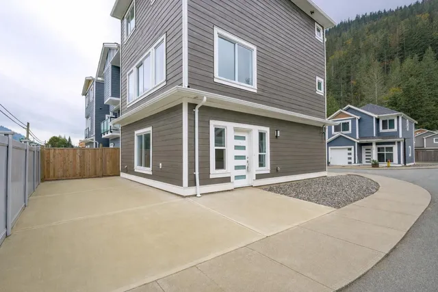 34 - 750 HOT SPRINGS ROAD, Harrison Hot Springs 2