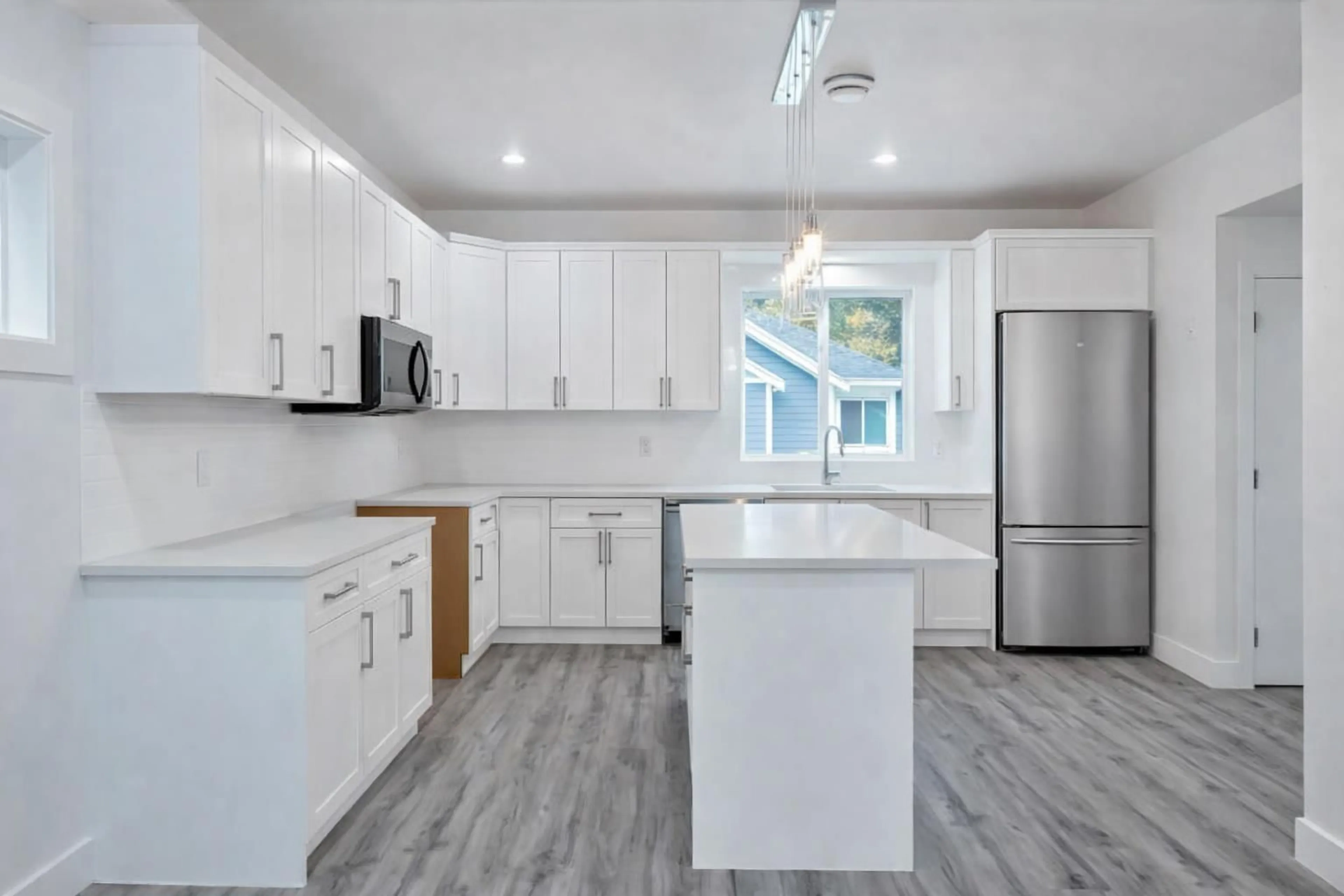 Open concept kitchen, unknown for 34 - 750 HOT SPRINGS ROAD, Harrison Hot Springs British Columbia V0M1K0