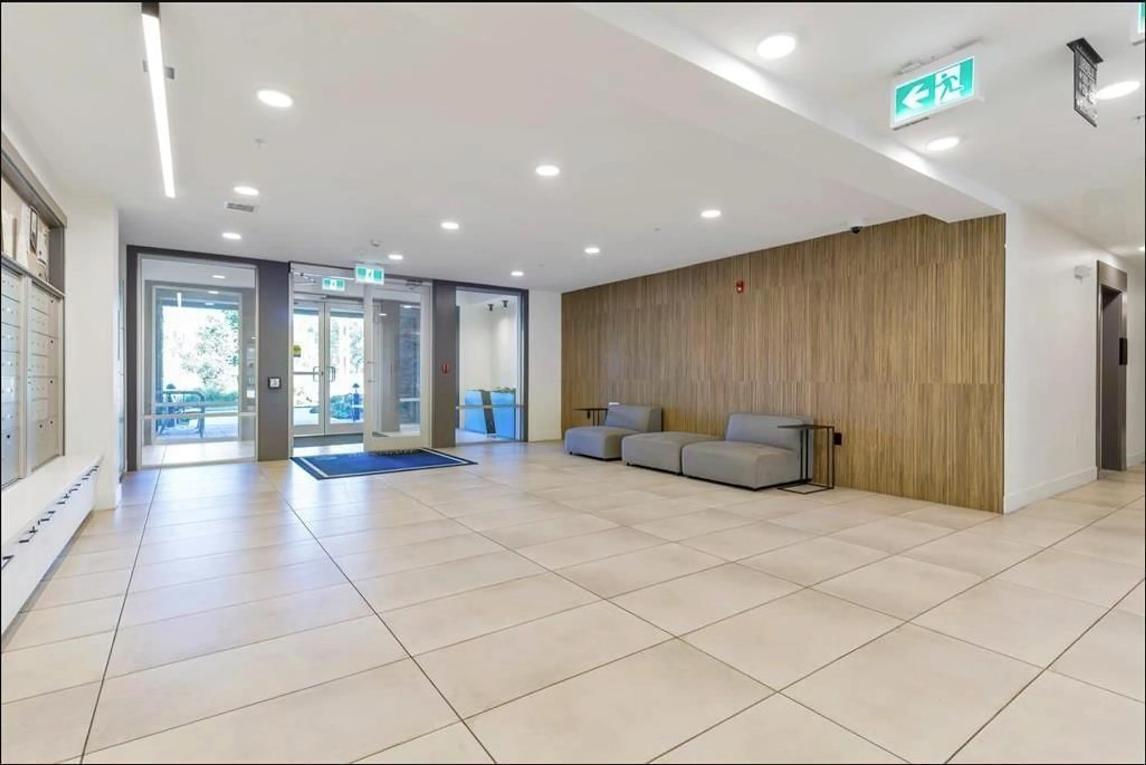 Lobby for 302 - 19935 75A AVENUE, Langley British Columbia V2Y4L6
