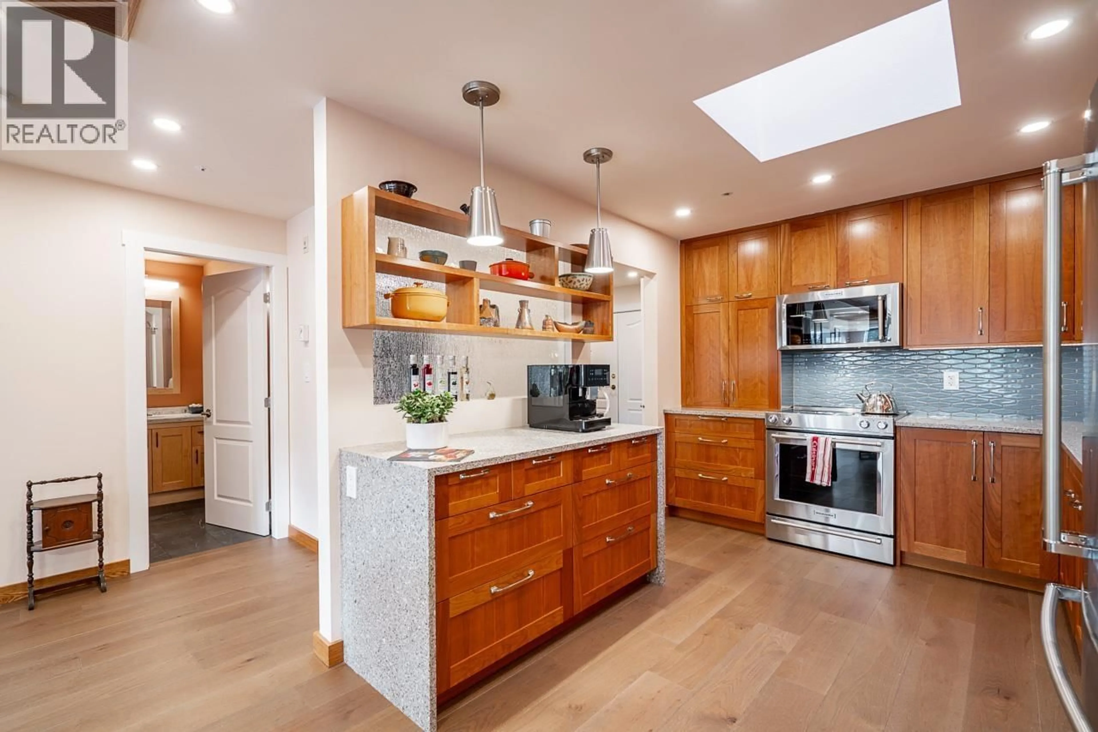 Unknown for 402 - 1281 PARKGATE AVENUE, North Vancouver British Columbia V7H3A3