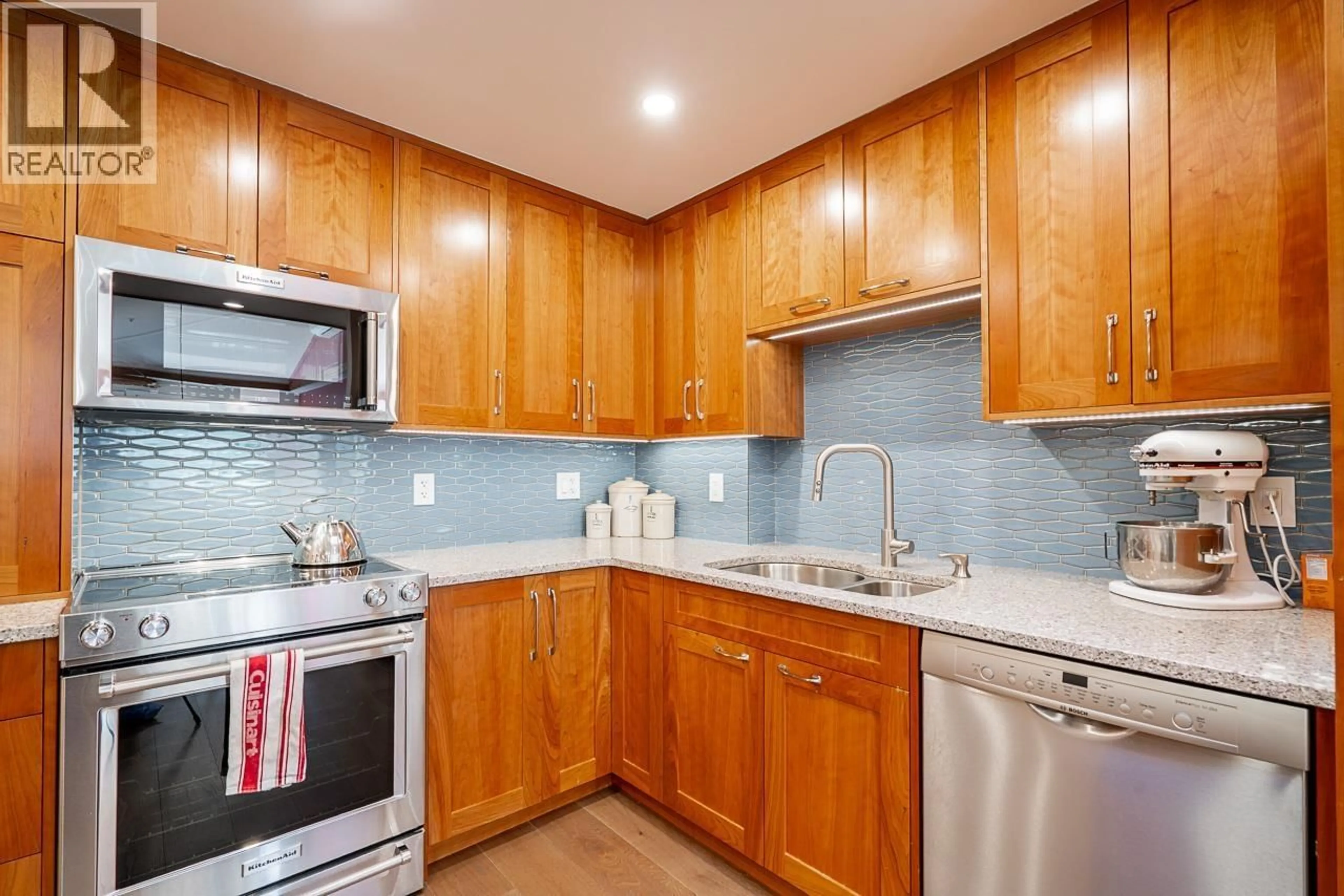 Unknown for 402 - 1281 PARKGATE AVENUE, North Vancouver British Columbia V7H3A3