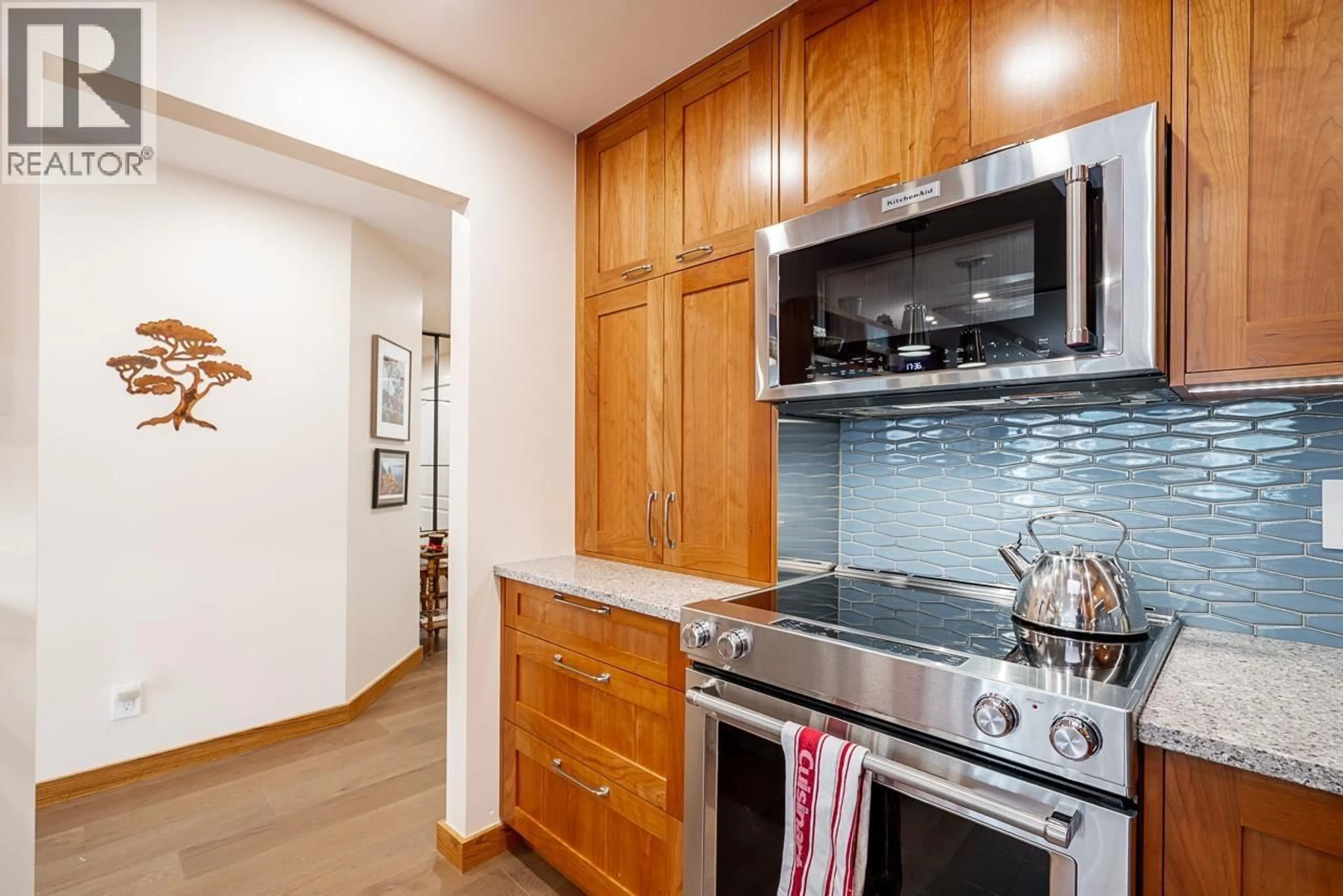 Unknown for 402 - 1281 PARKGATE AVENUE, North Vancouver British Columbia V7H3A3