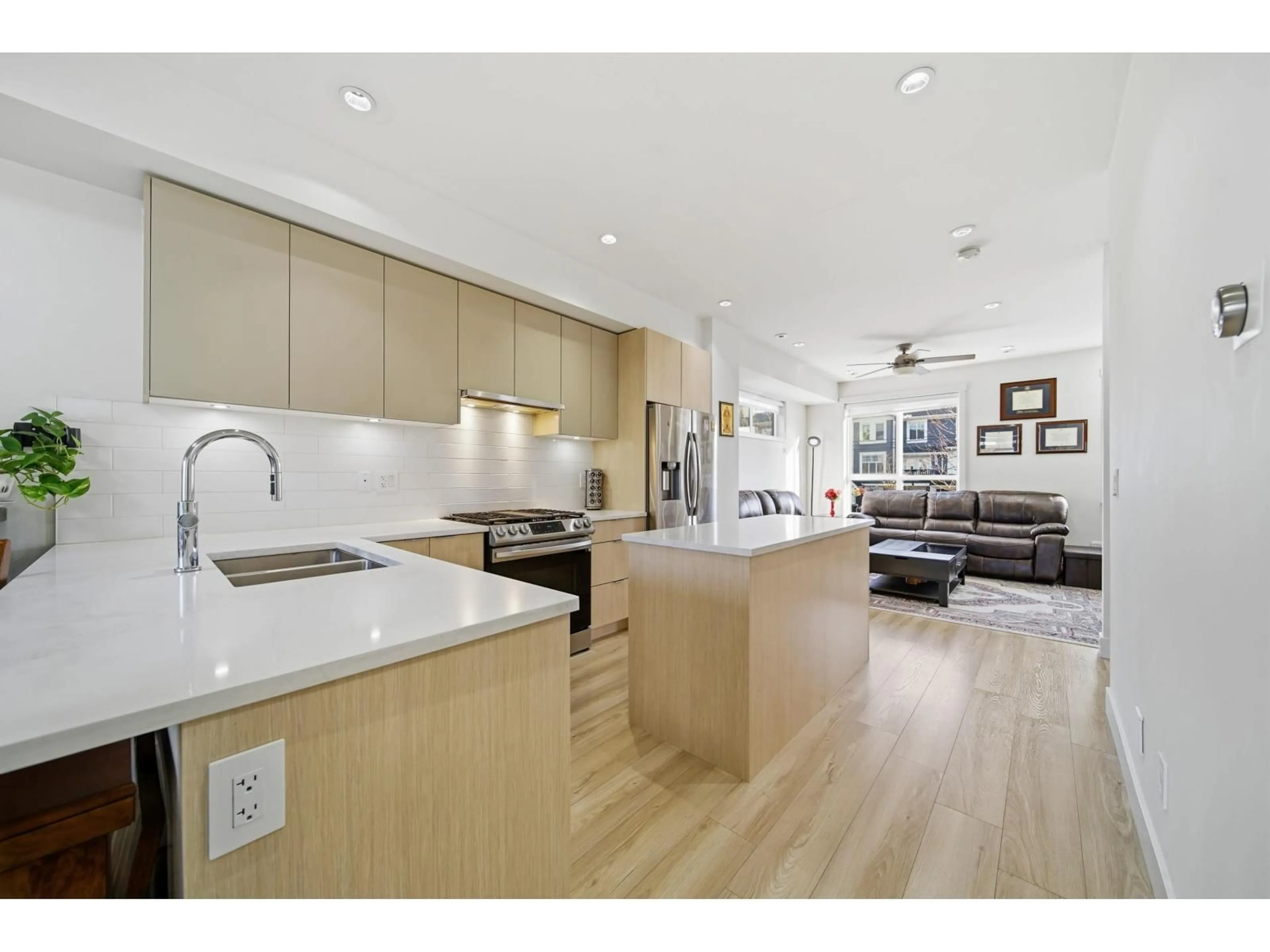 Open concept kitchen, unknown for 25 - 11556 72A AVENUE, Delta British Columbia V4C1A9