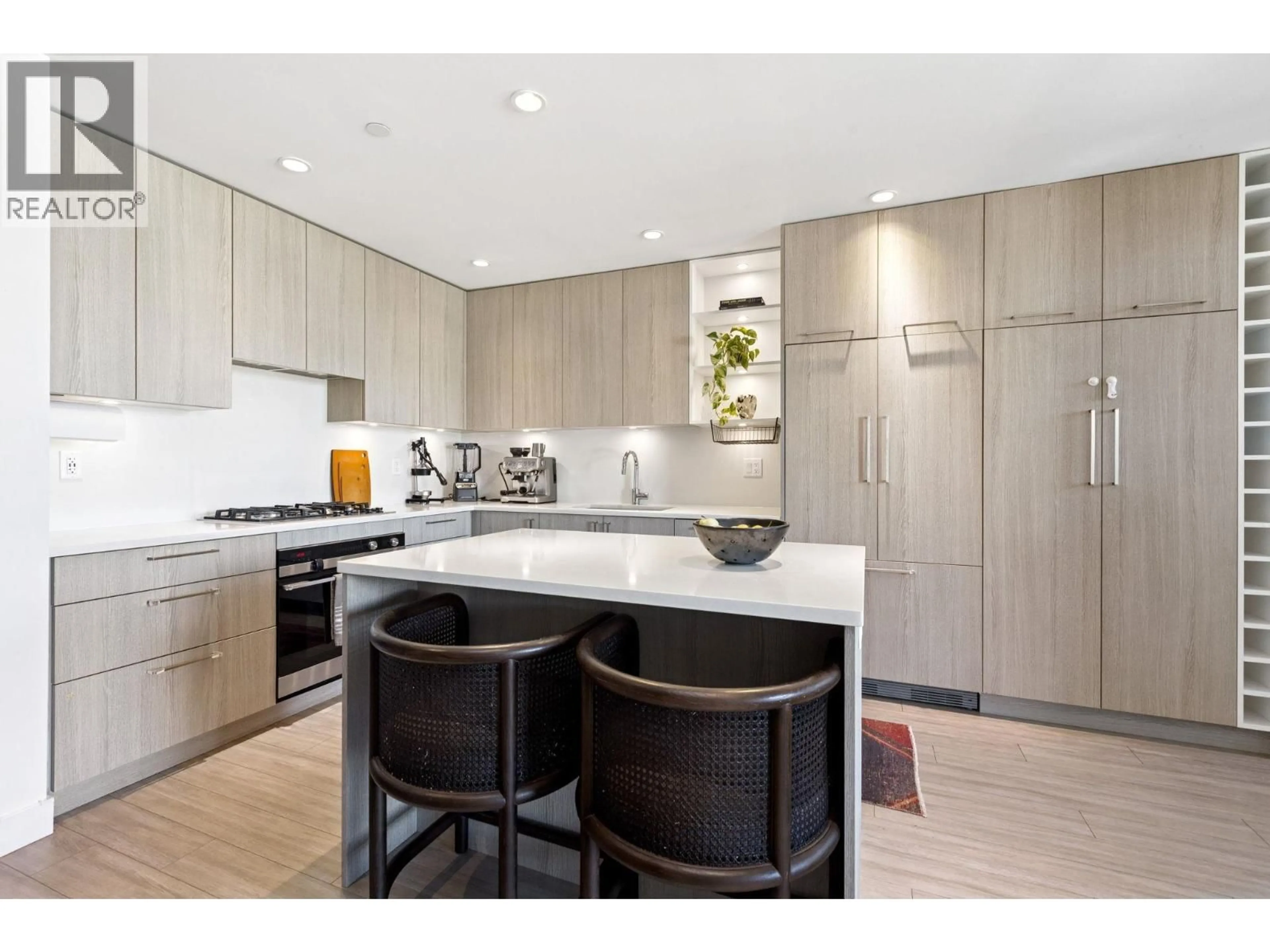 Unknown for 303 - 707 3RD STREET, North Vancouver British Columbia V7L1G8