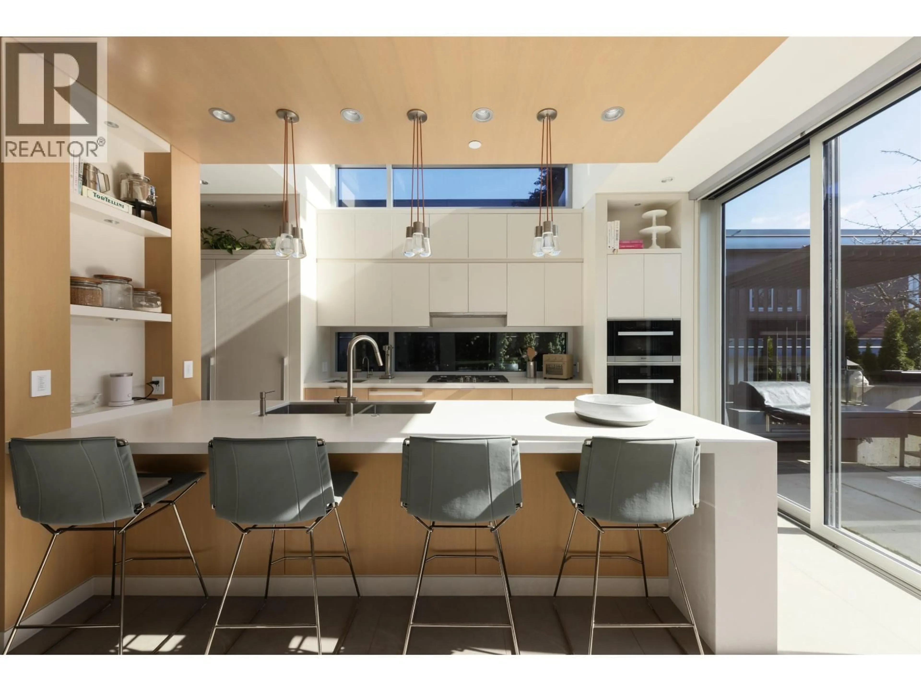 Unknown for 3250 20TH AVENUE, Vancouver British Columbia V6L1H9