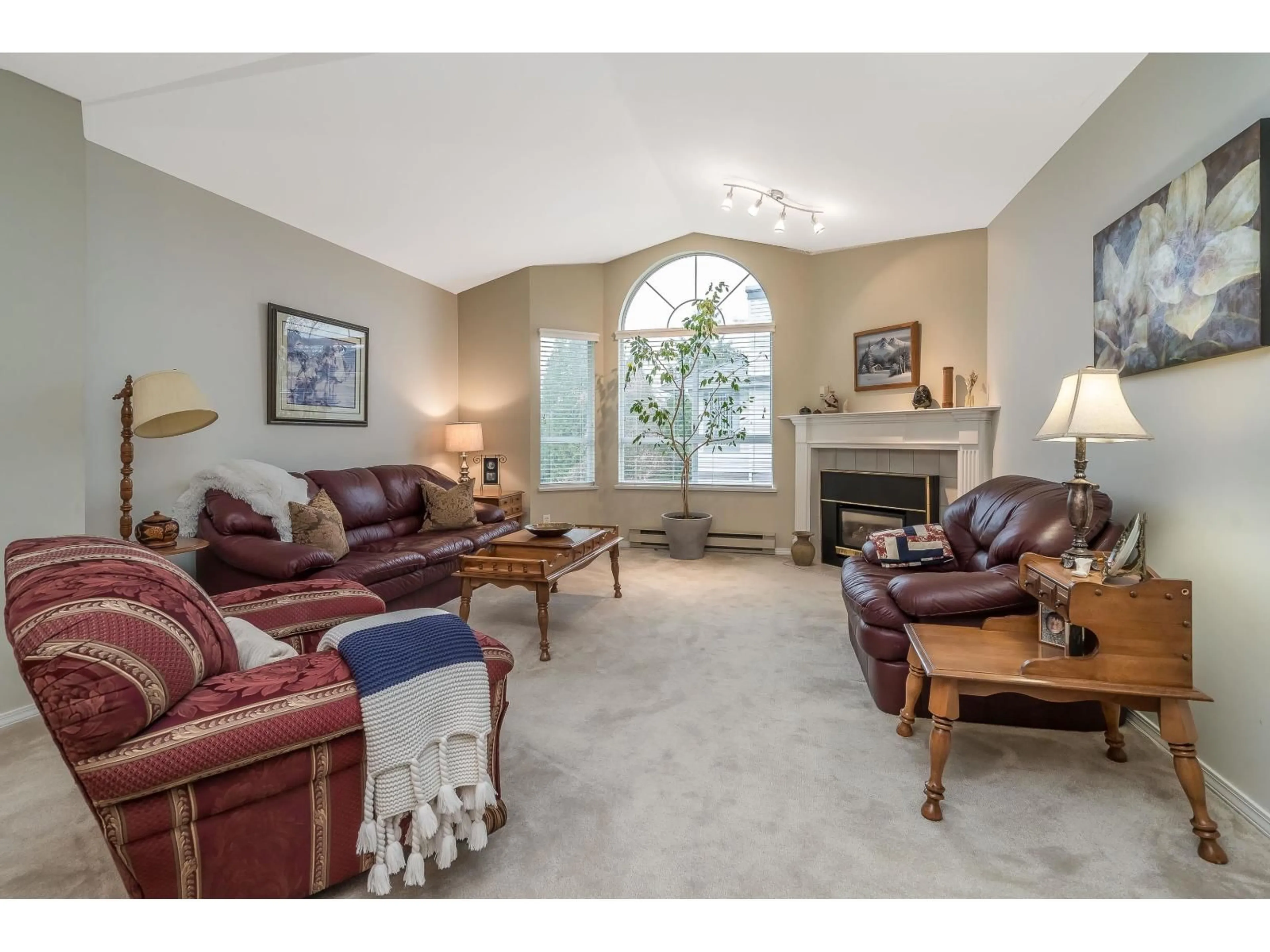 Living room with furniture, unknown for 216 - 13895 102 AVENUE, Surrey British Columbia V3T1P2