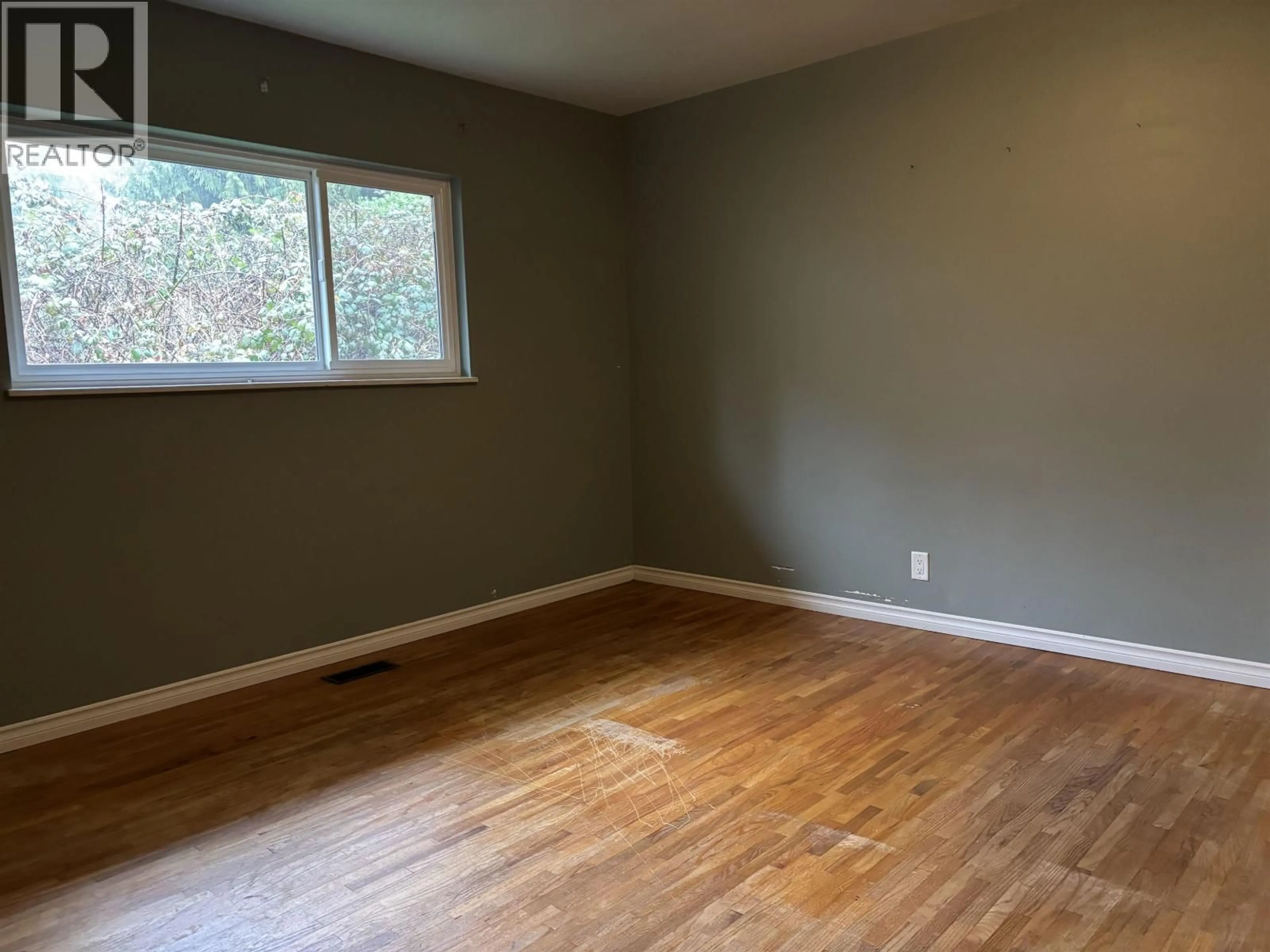 Unknown for 981 FRIAR CRESCENT, North Vancouver British Columbia V7G1M8