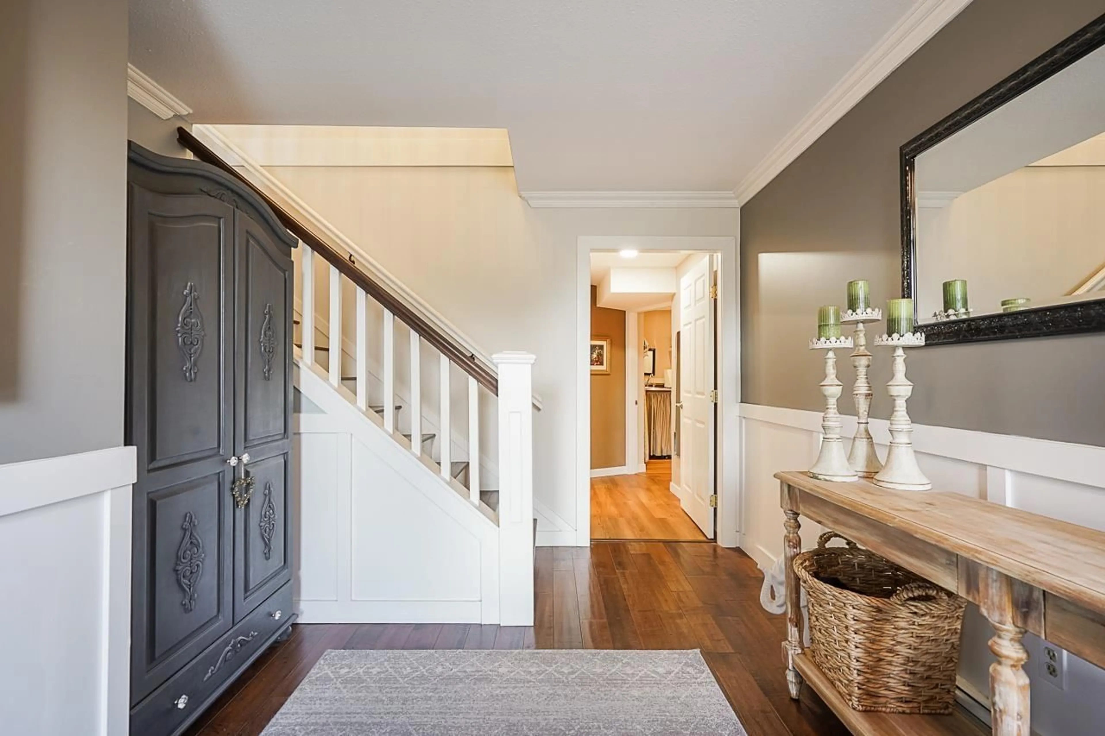 Indoor entryway for 20504 95A AVENUE, Langley British Columbia V1M1H5