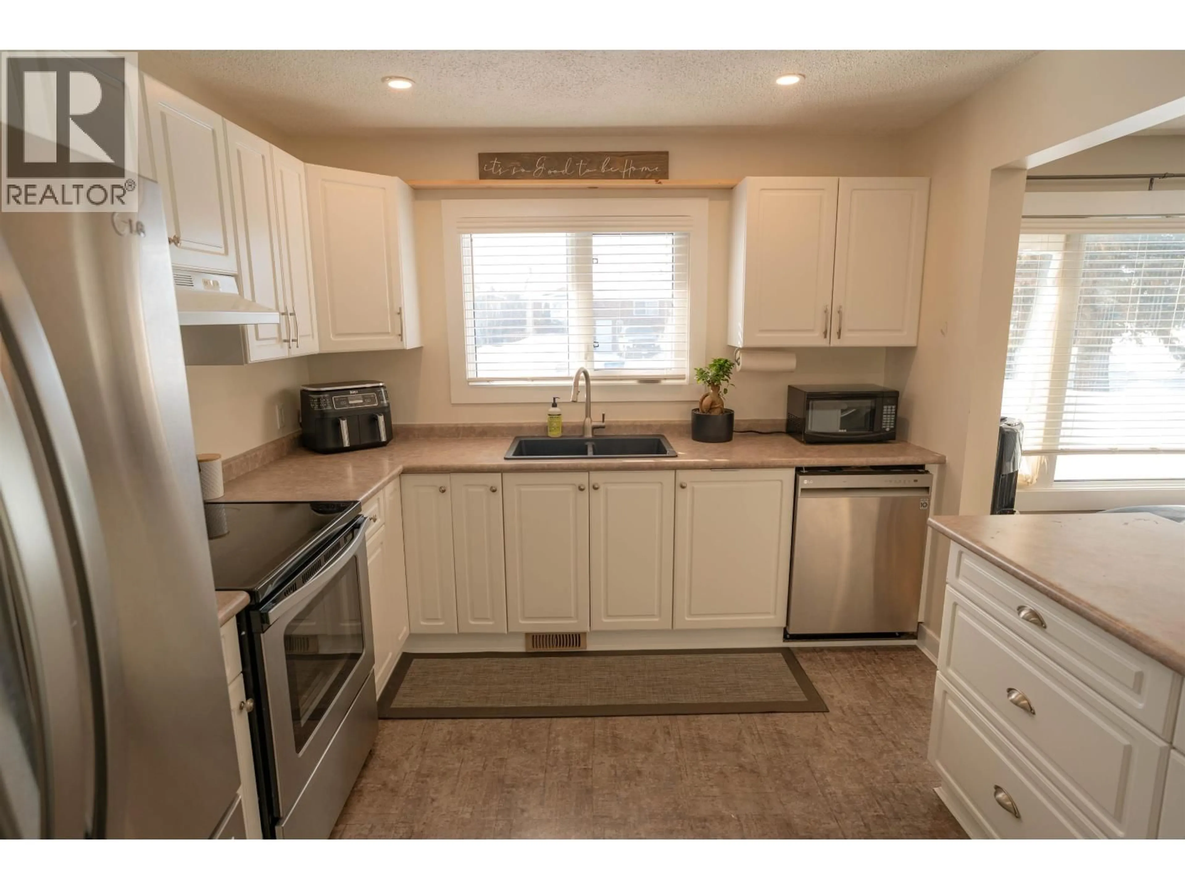 Standard kitchen, unknown for 9003 89 STREET, Fort St. John British Columbia V1J5B9