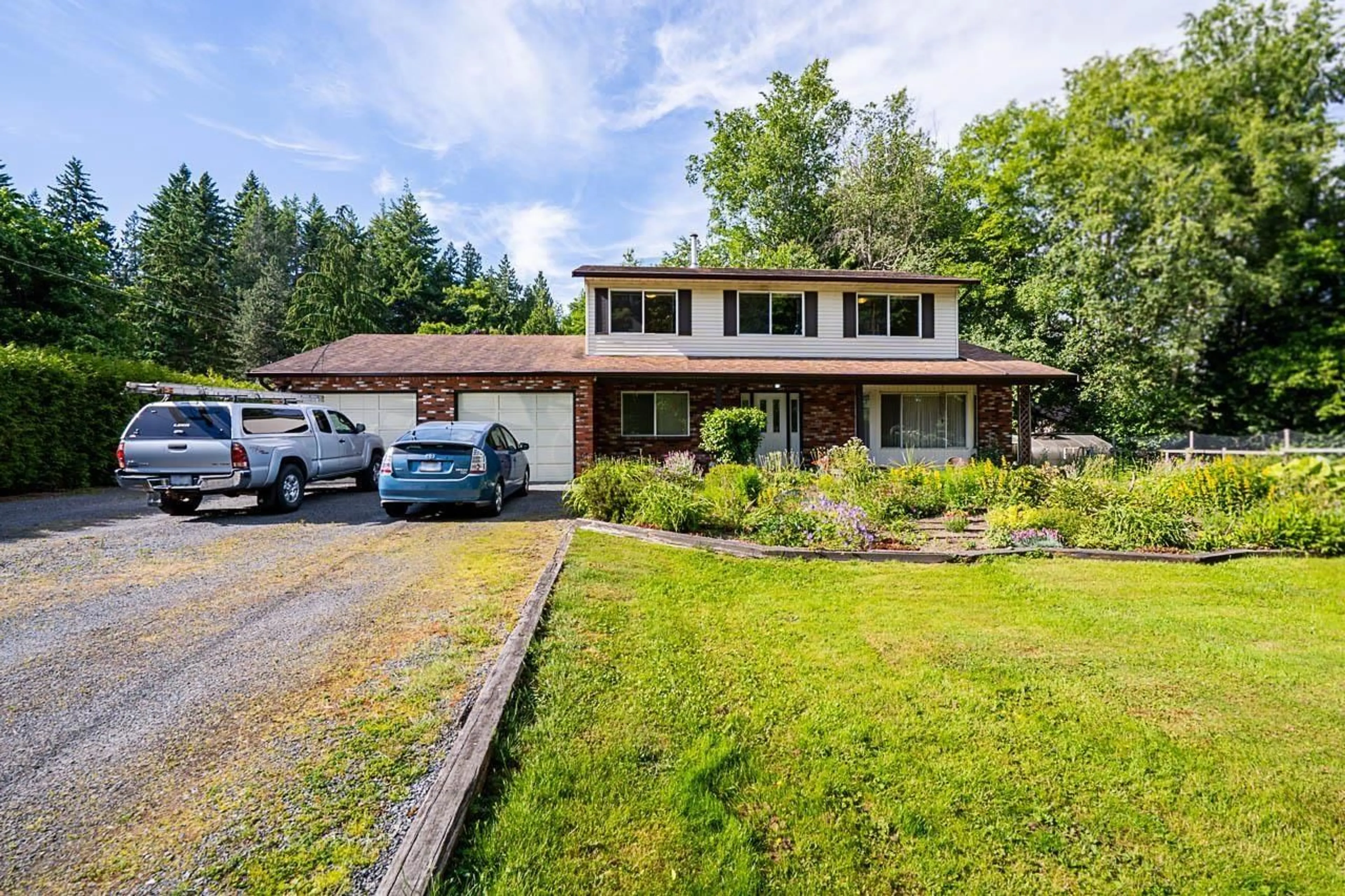 A pic from outside/outdoor area/front of a property/back of a property/a pic from drone, street for 17895 96 AVENUE, Surrey British Columbia V4N4A9