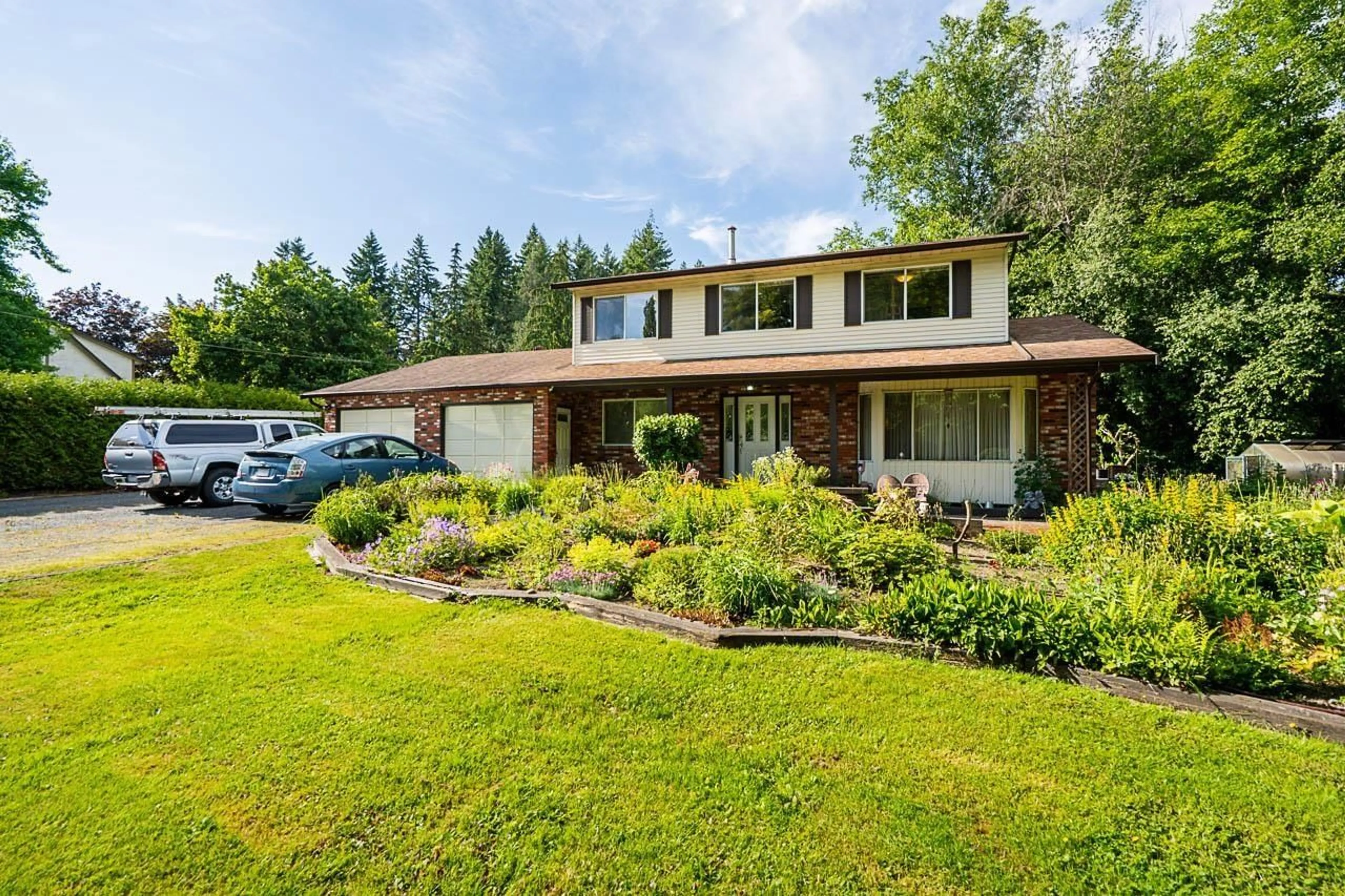 A pic from outside/outdoor area/front of a property/back of a property/a pic from drone, unknown for 17895 96 AVENUE, Surrey British Columbia V4N4A9