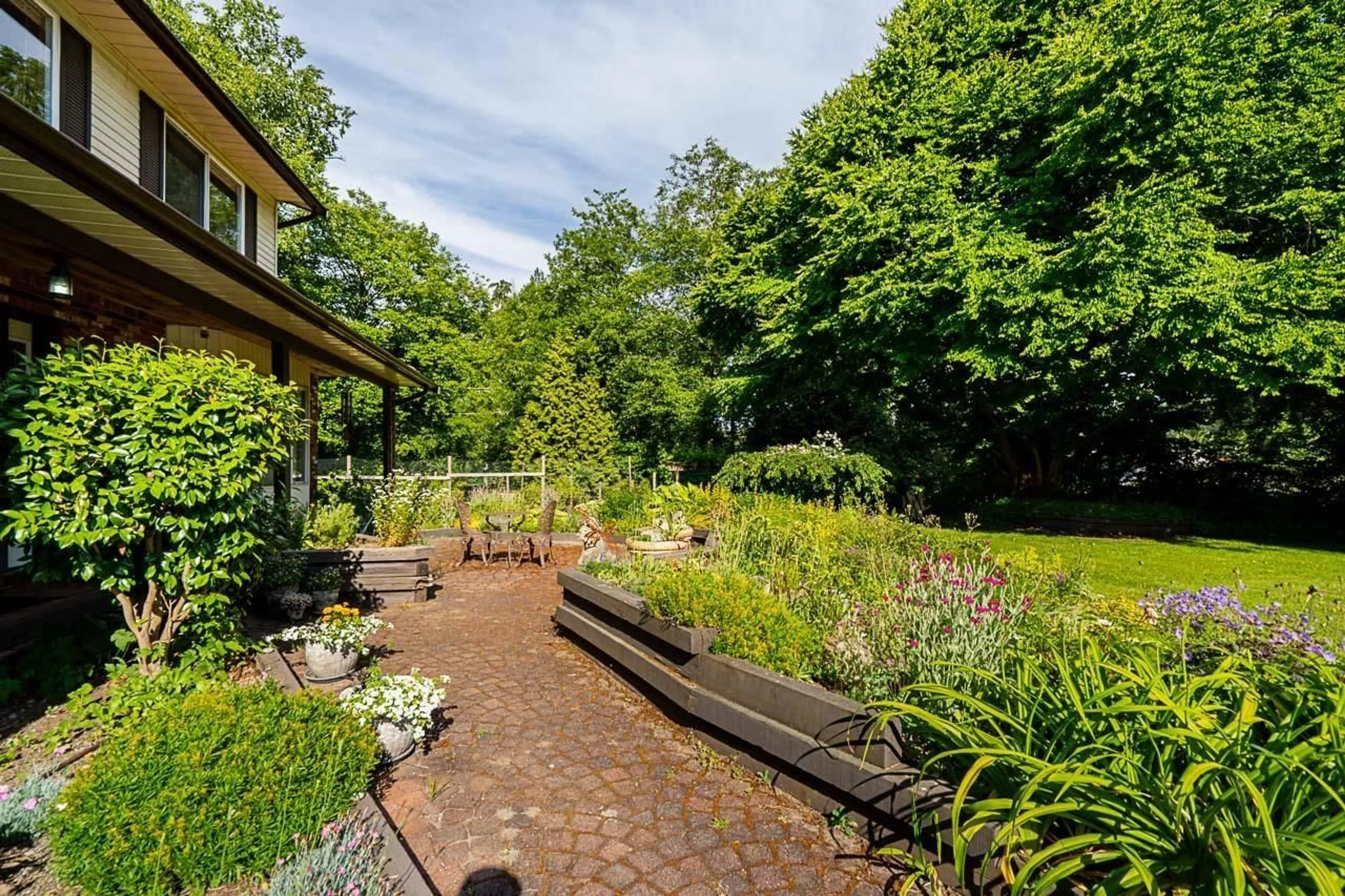 Patio, unknown for 17895 96 AVENUE, Surrey British Columbia V4N4A9