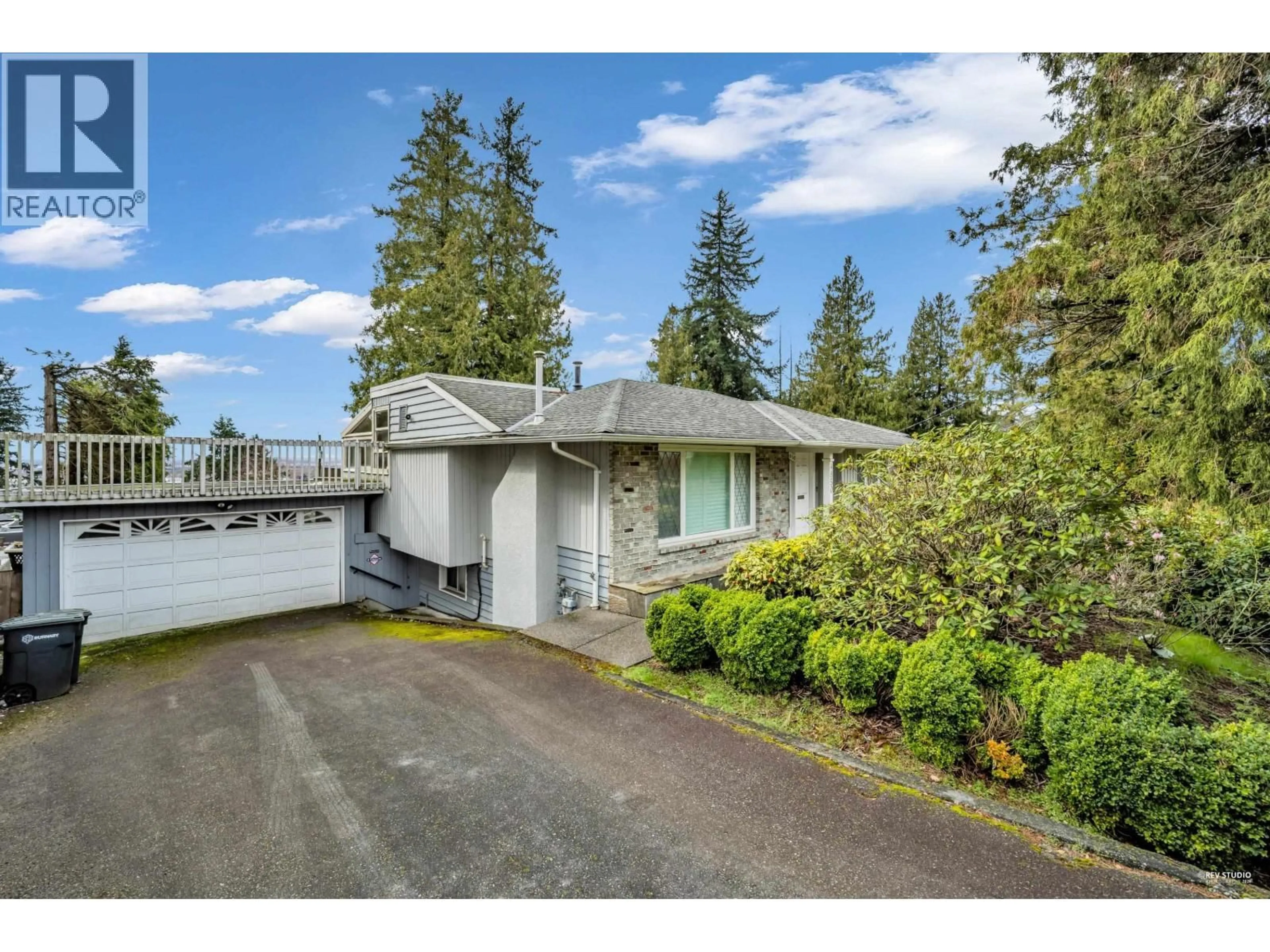 A pic from outside/outdoor area/front of a property/back of a property/a pic from drone, street for 4850 PORTLAND STREET, Burnaby British Columbia V5J2P5