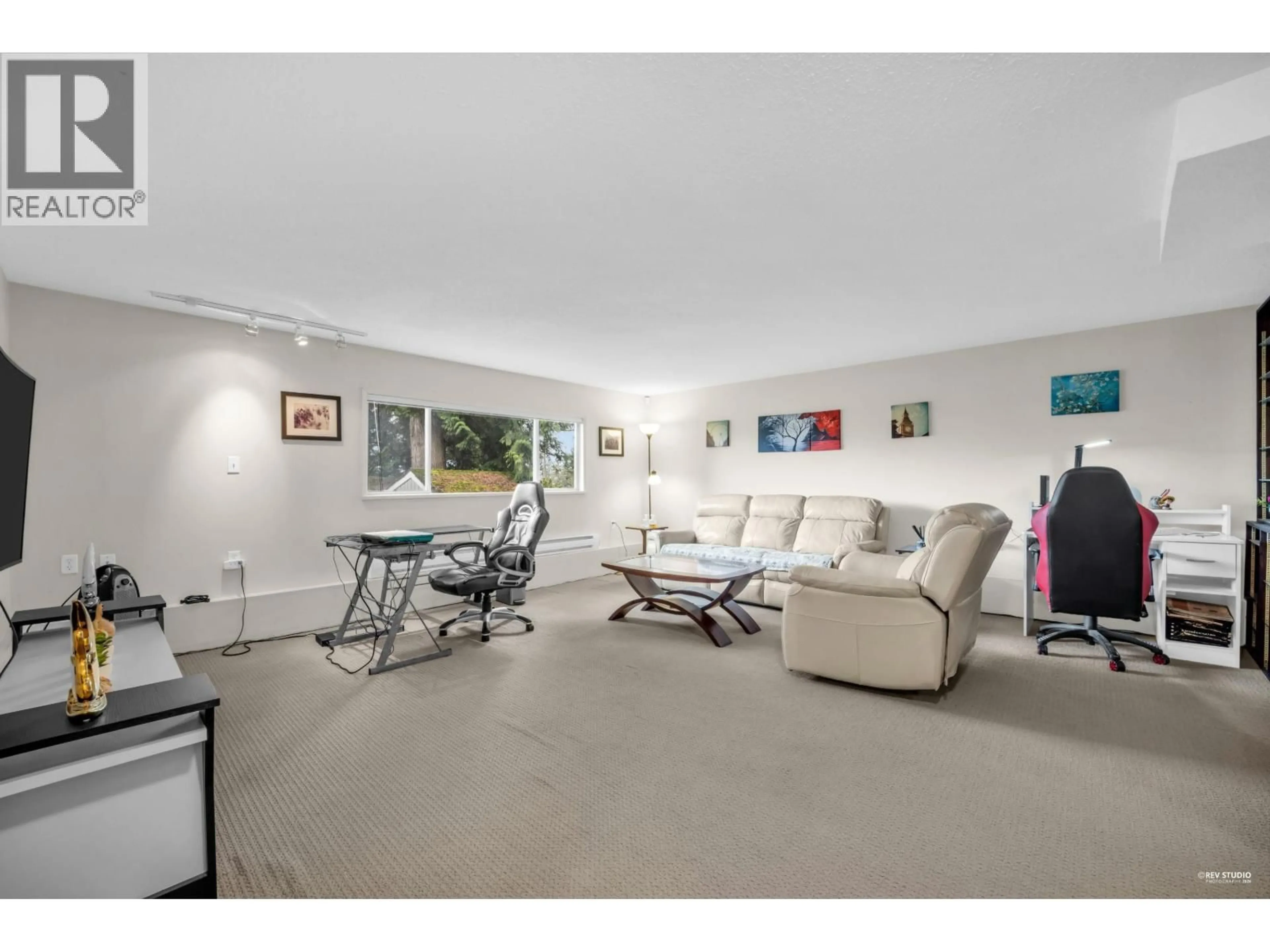 A pic of a room for 4850 PORTLAND STREET, Burnaby British Columbia V5J2P5