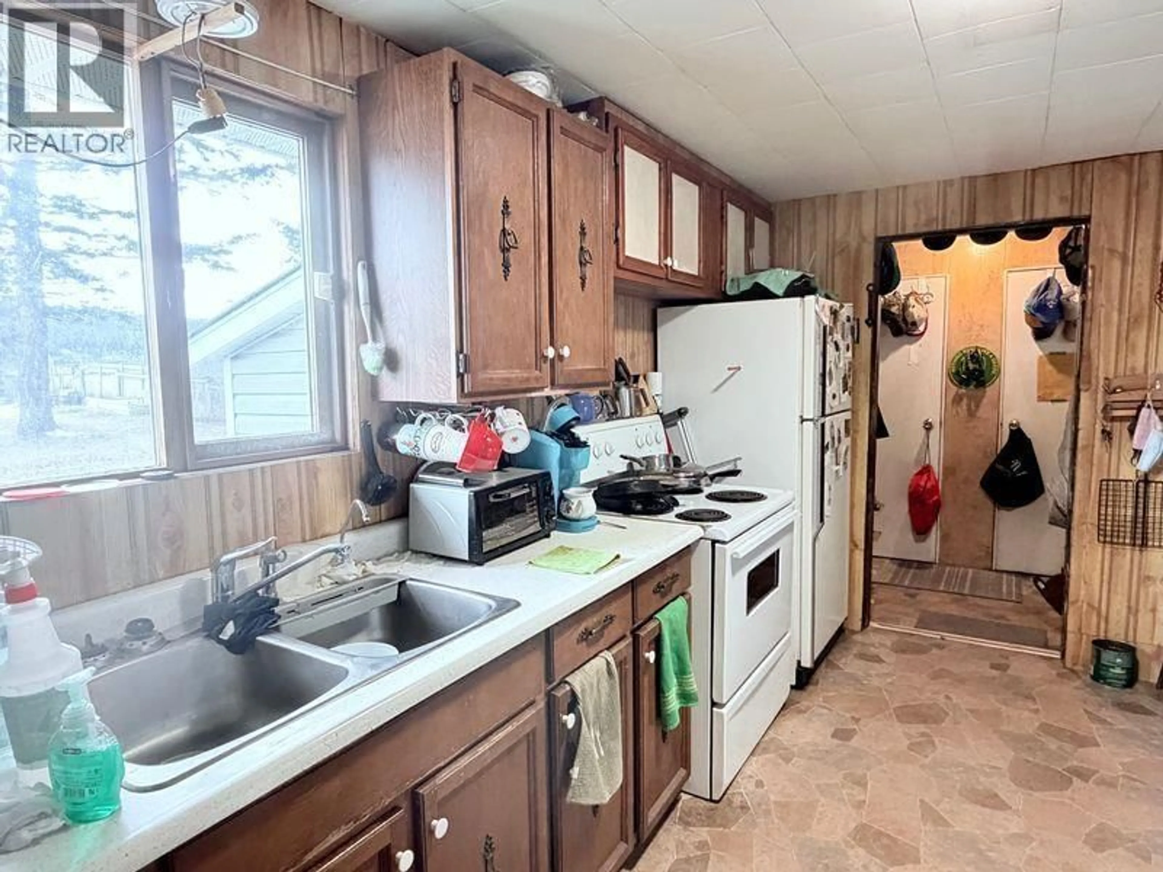 Standard kitchen, unknown for 3274 HINSCHE ROAD, Williams Lake British Columbia V0K2G0