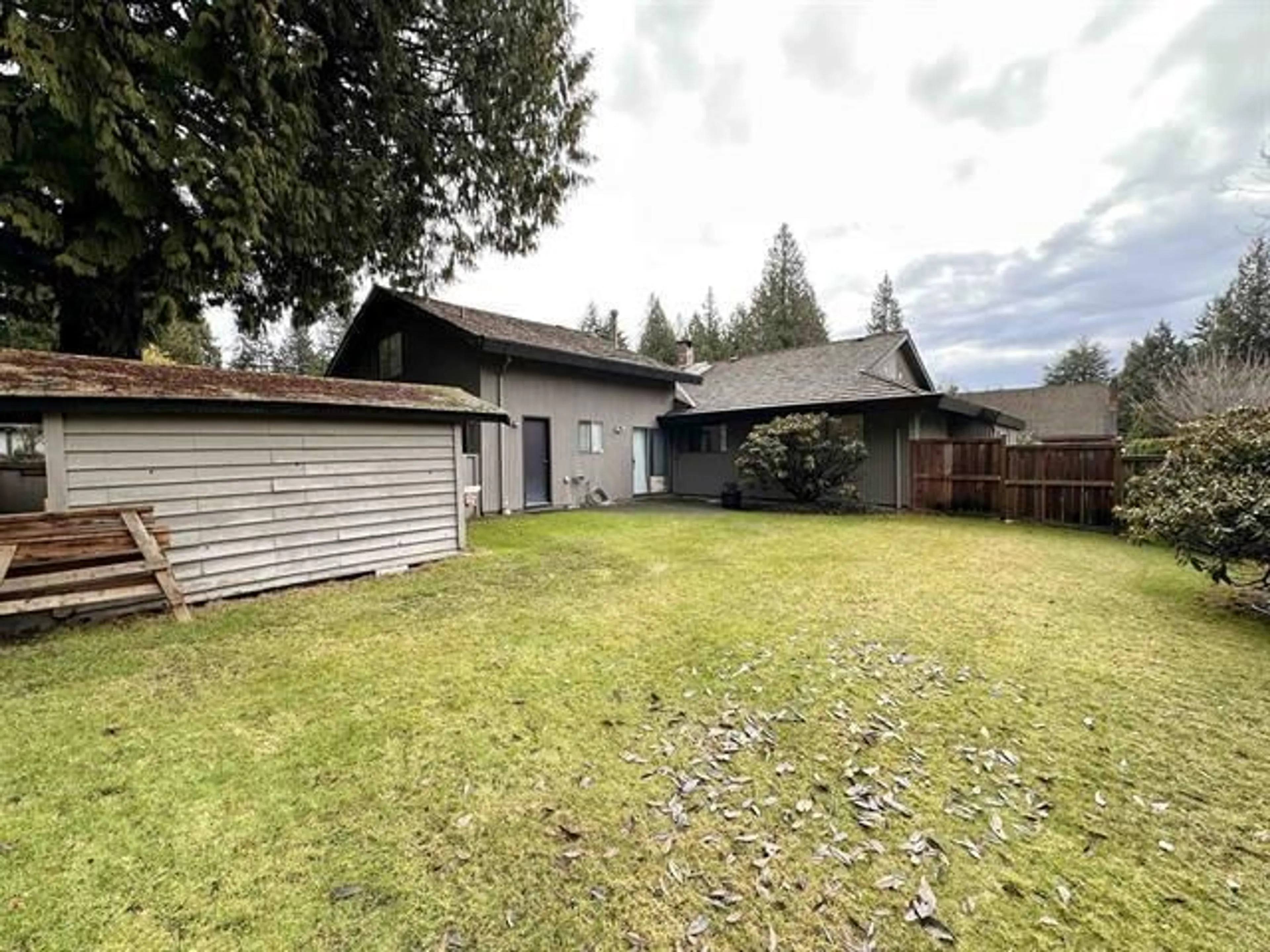 A pic from outside/outdoor area/front of a property/back of a property/a pic from drone, unknown for 11515 COMMONWEALTH CRESCENT, Delta British Columbia V4E2W1