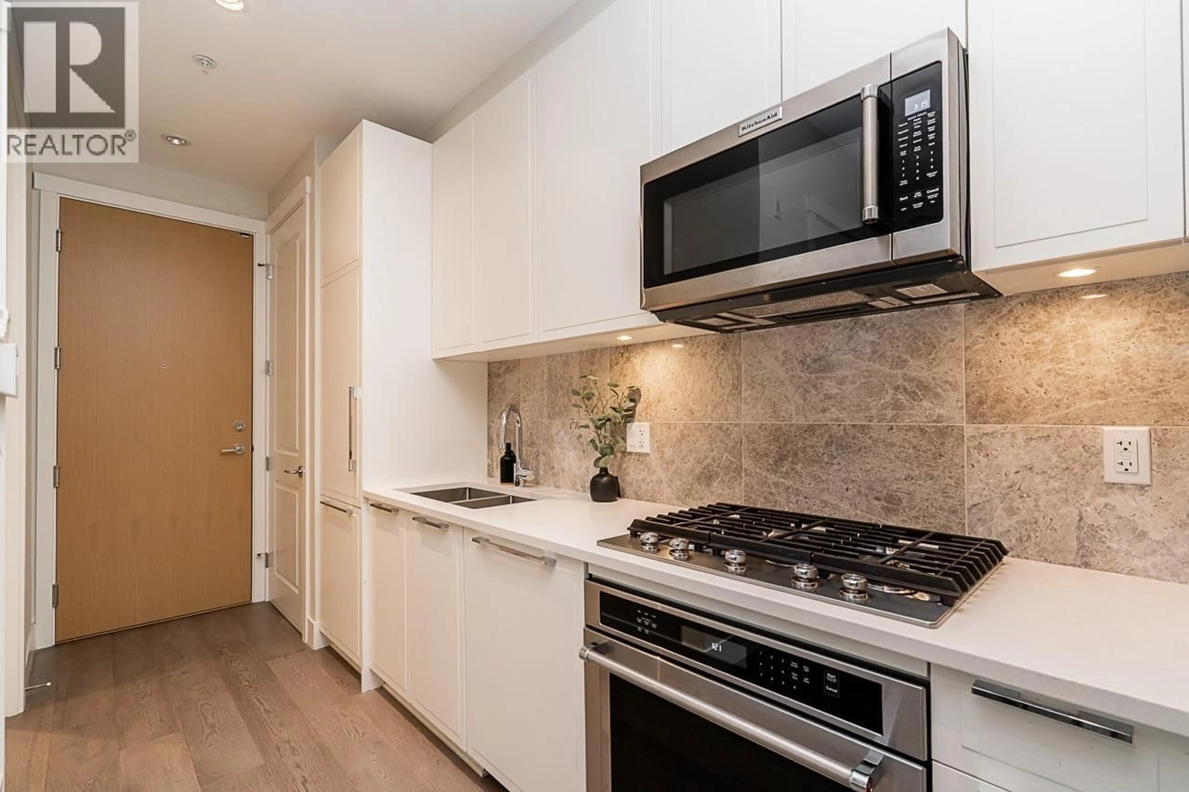 Standard kitchen, unknown for 129 - 5535 ADMIRAL WAY, Delta British Columbia V4K0E3