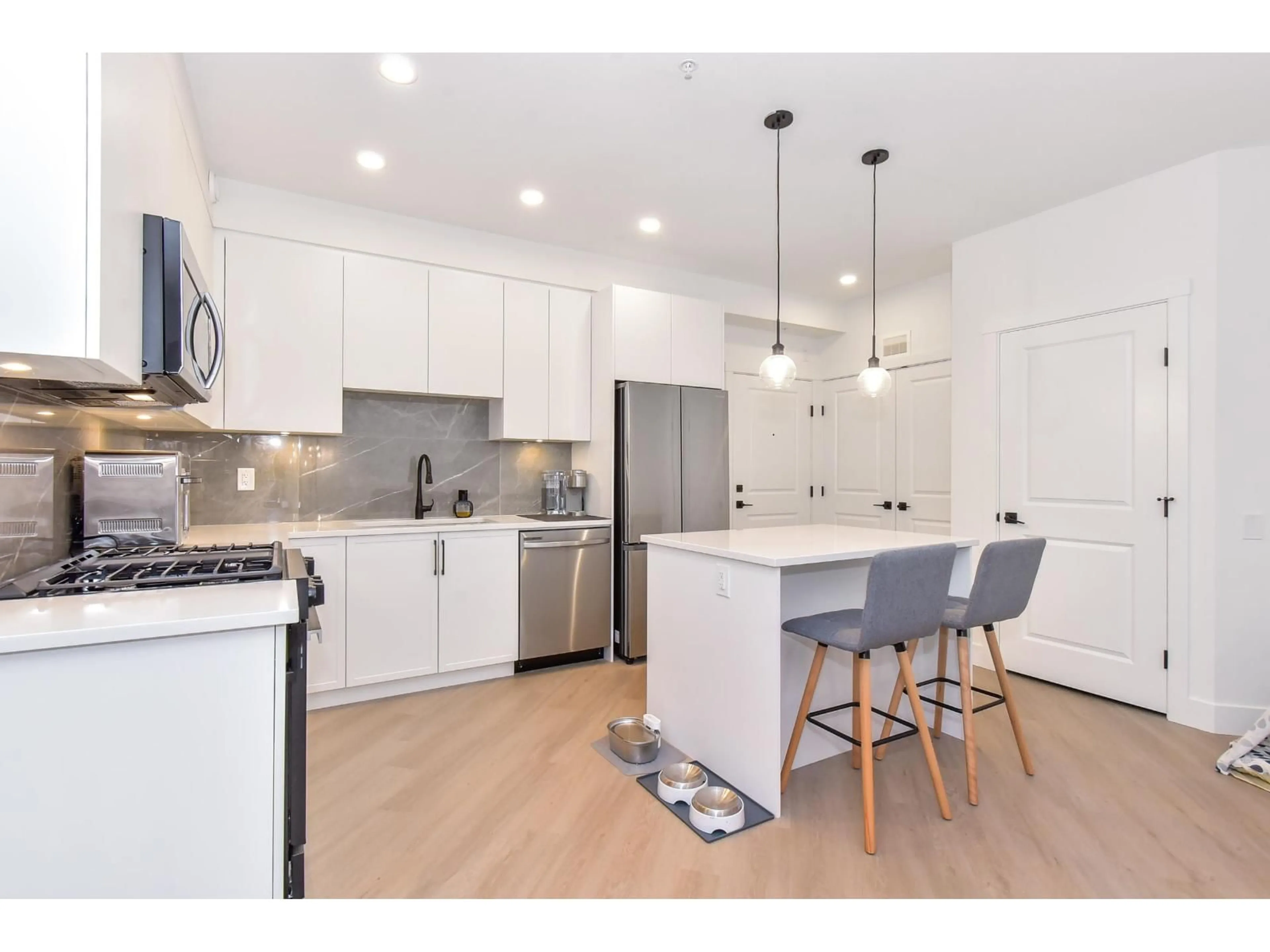 Unknown for 3438 146A STREET, Surrey British Columbia V4P0J1