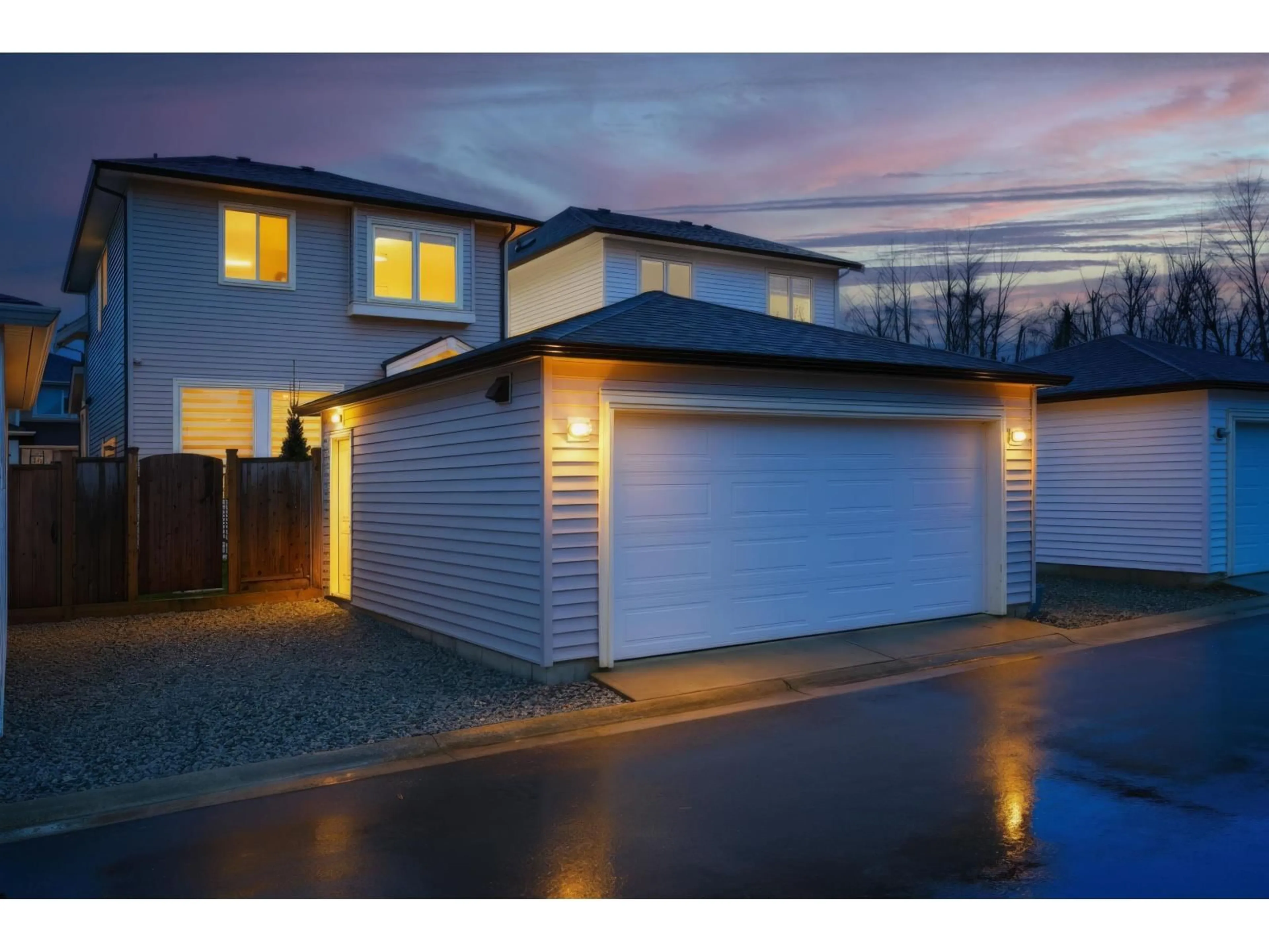 Indoor garage for 19623 75 AVENUE, Langley British Columbia V2Y3R9