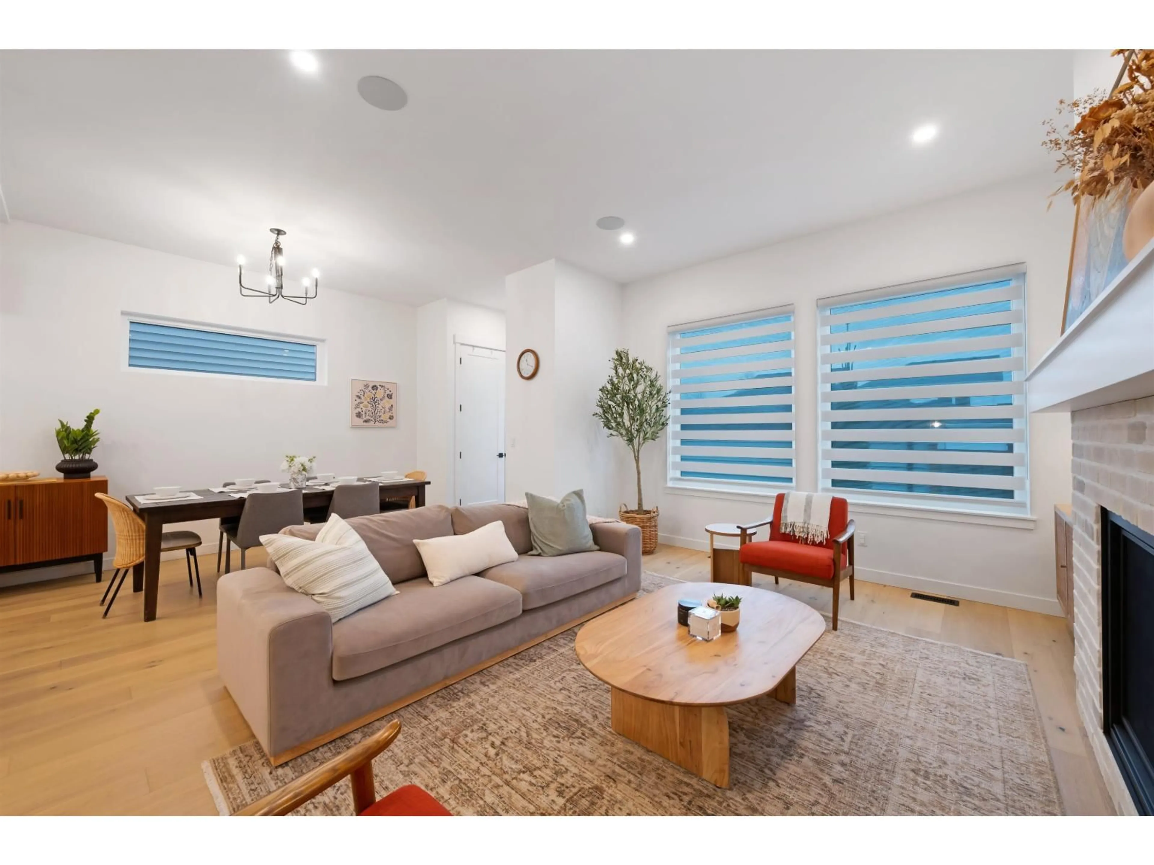 Living room with furniture, unknown for 19623 75 AVENUE, Langley British Columbia V2Y3R9