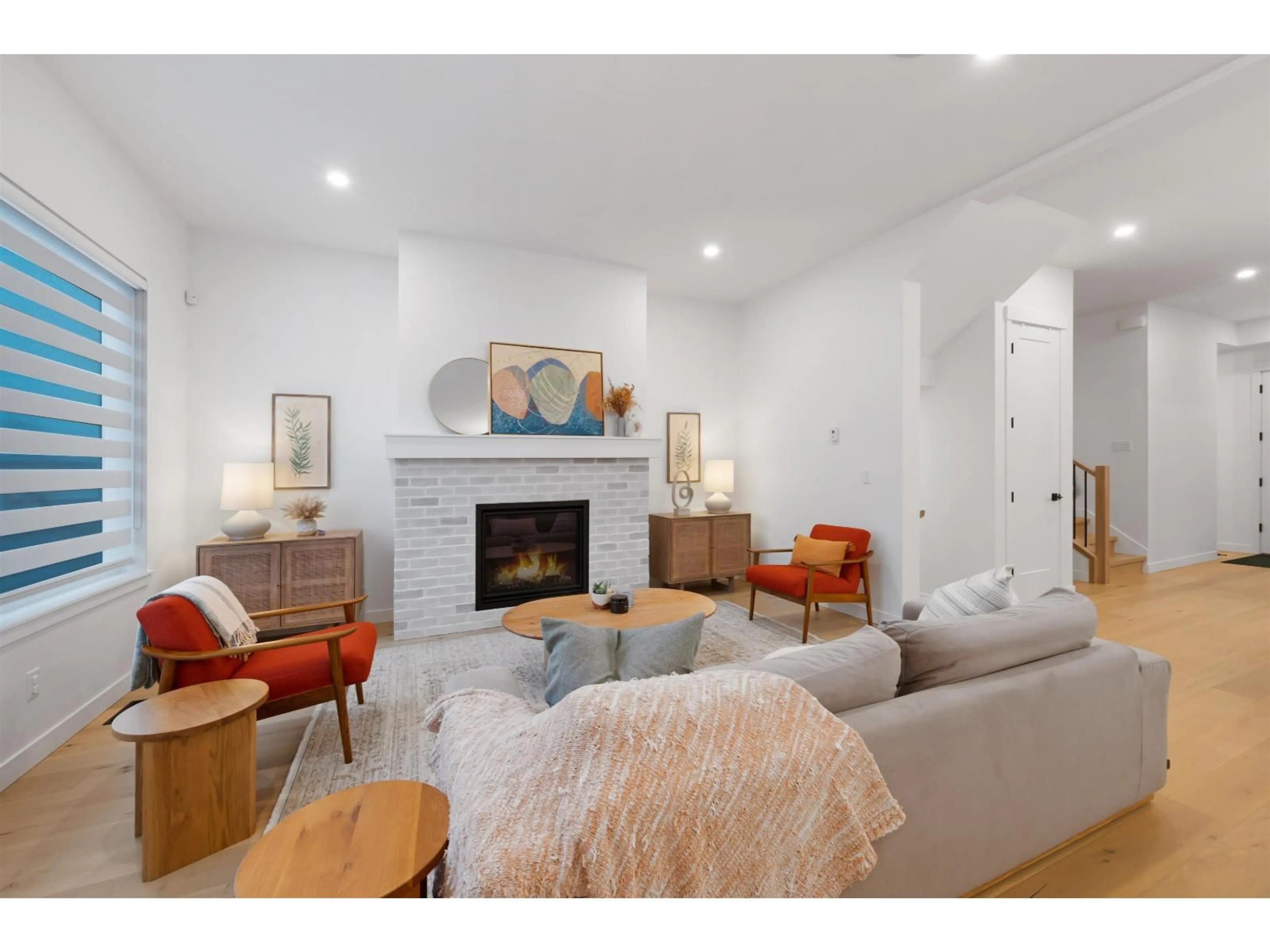 Living room with furniture, unknown for 19623 75 AVENUE, Langley British Columbia V2Y3R9