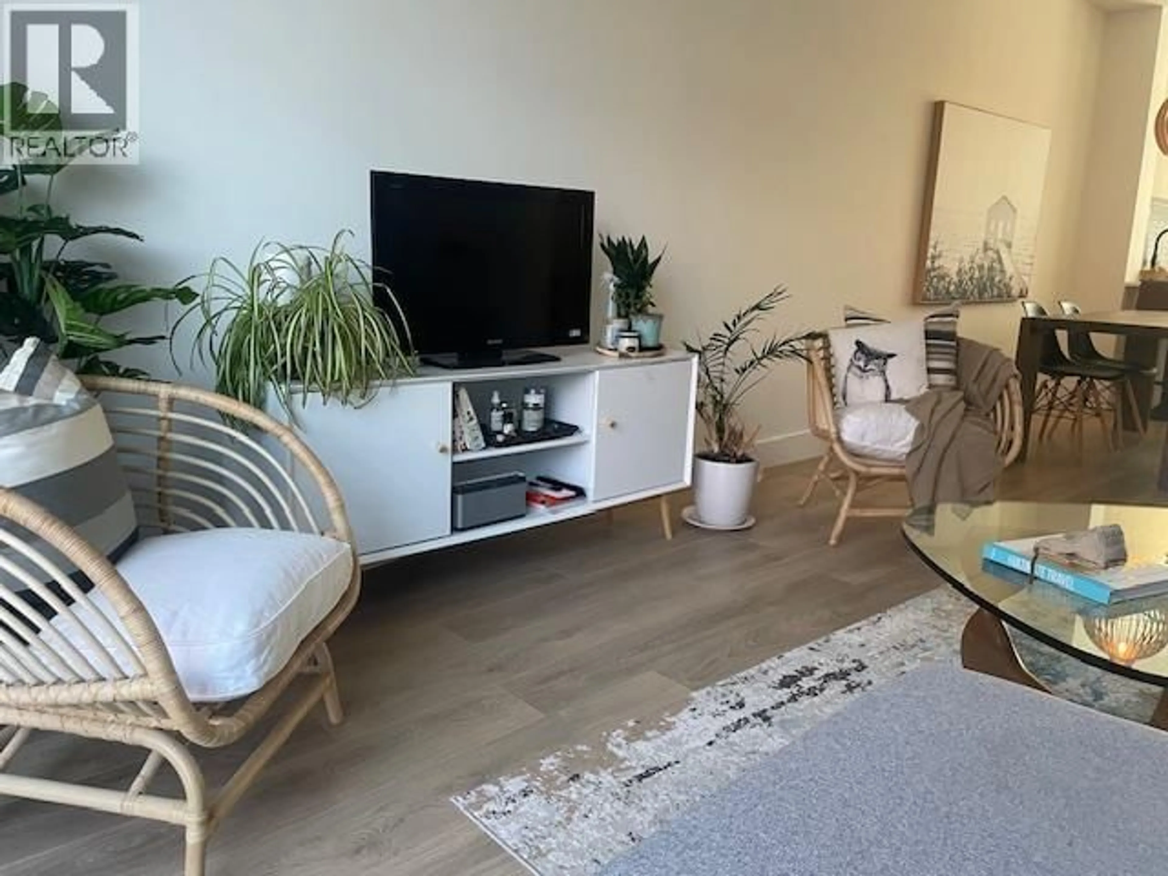 Living room with furniture, unknown for 38014 KEEL WAY, Squamish British Columbia V8B2A1