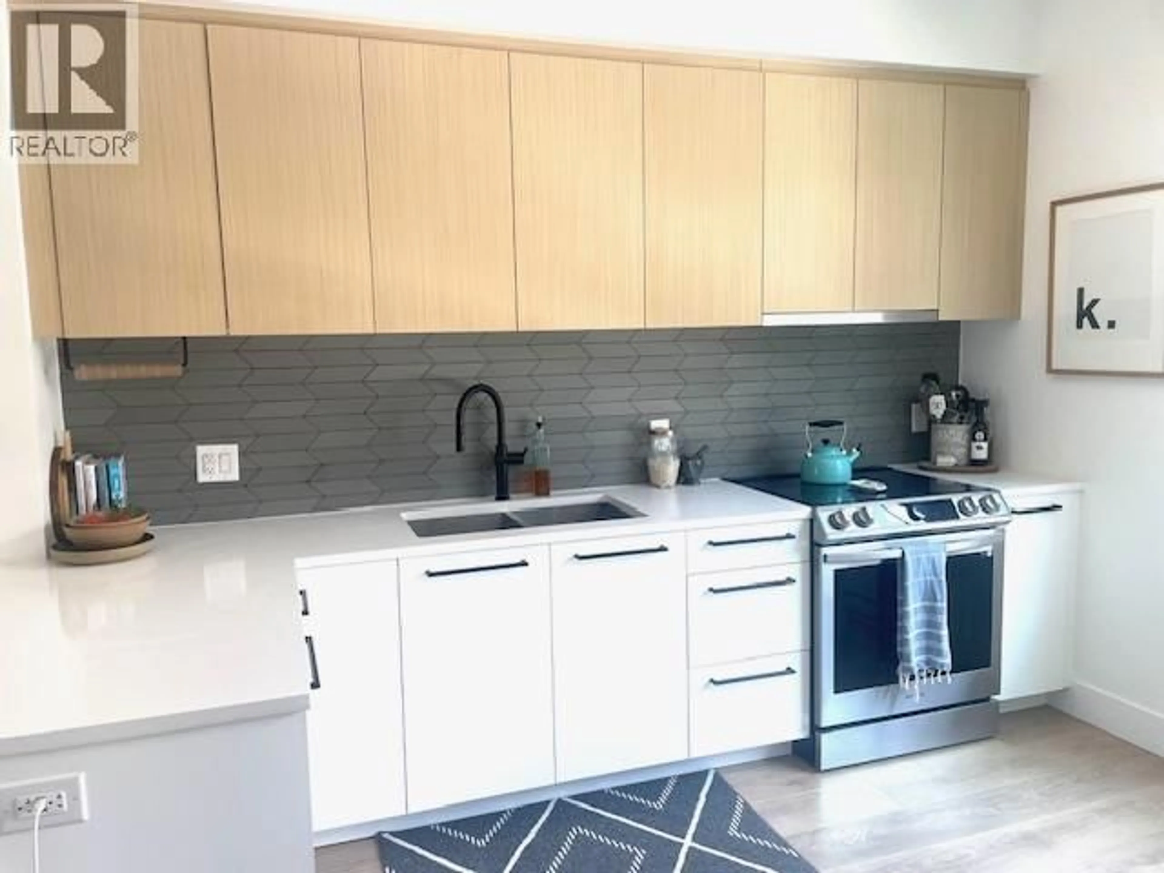 Contemporary kitchen, unknown for 38014 KEEL WAY, Squamish British Columbia V8B2A1