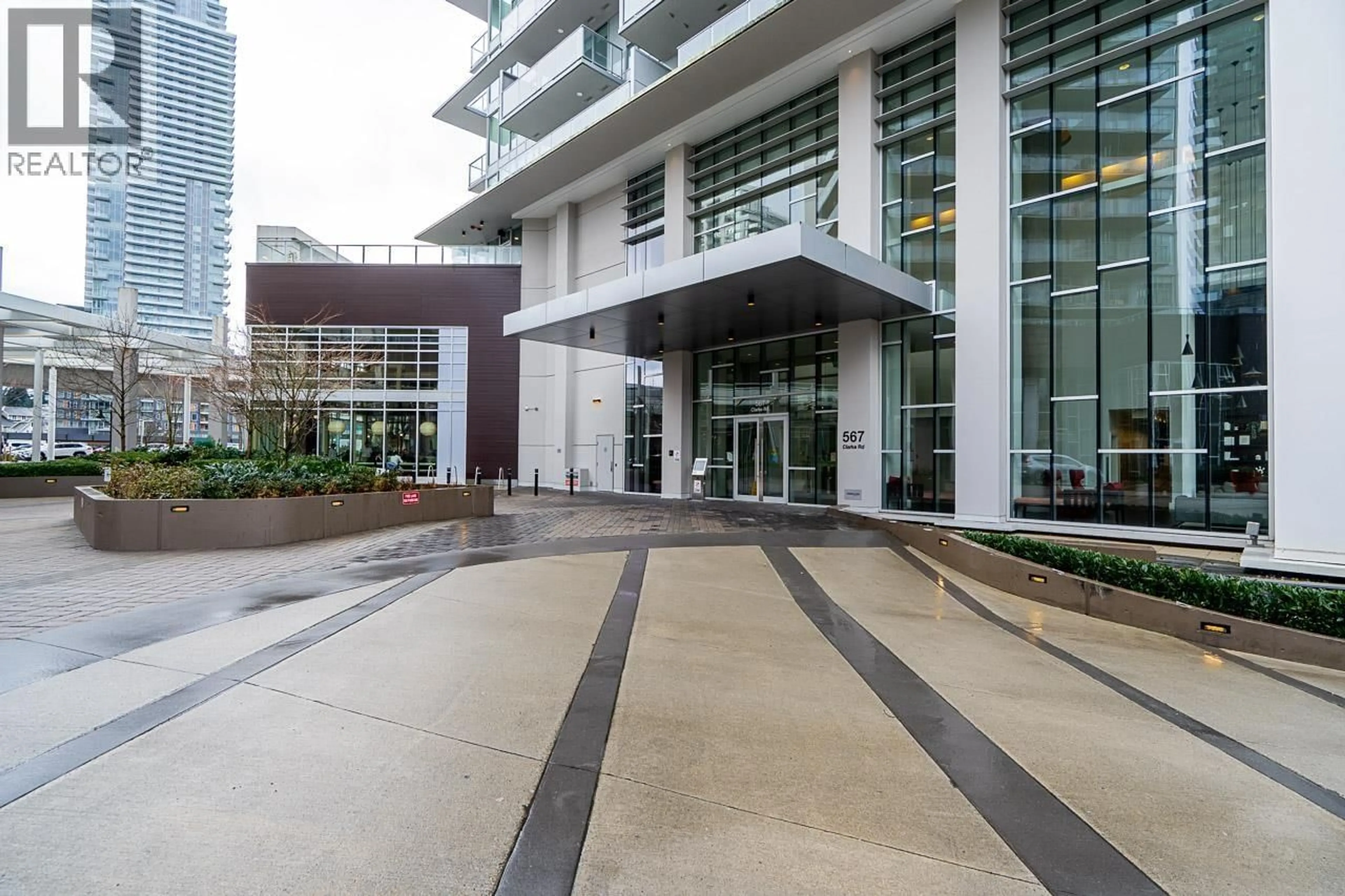 Indoor foyer for 4802 - 567 CLARKE ROAD, Coquitlam British Columbia V3J0K7