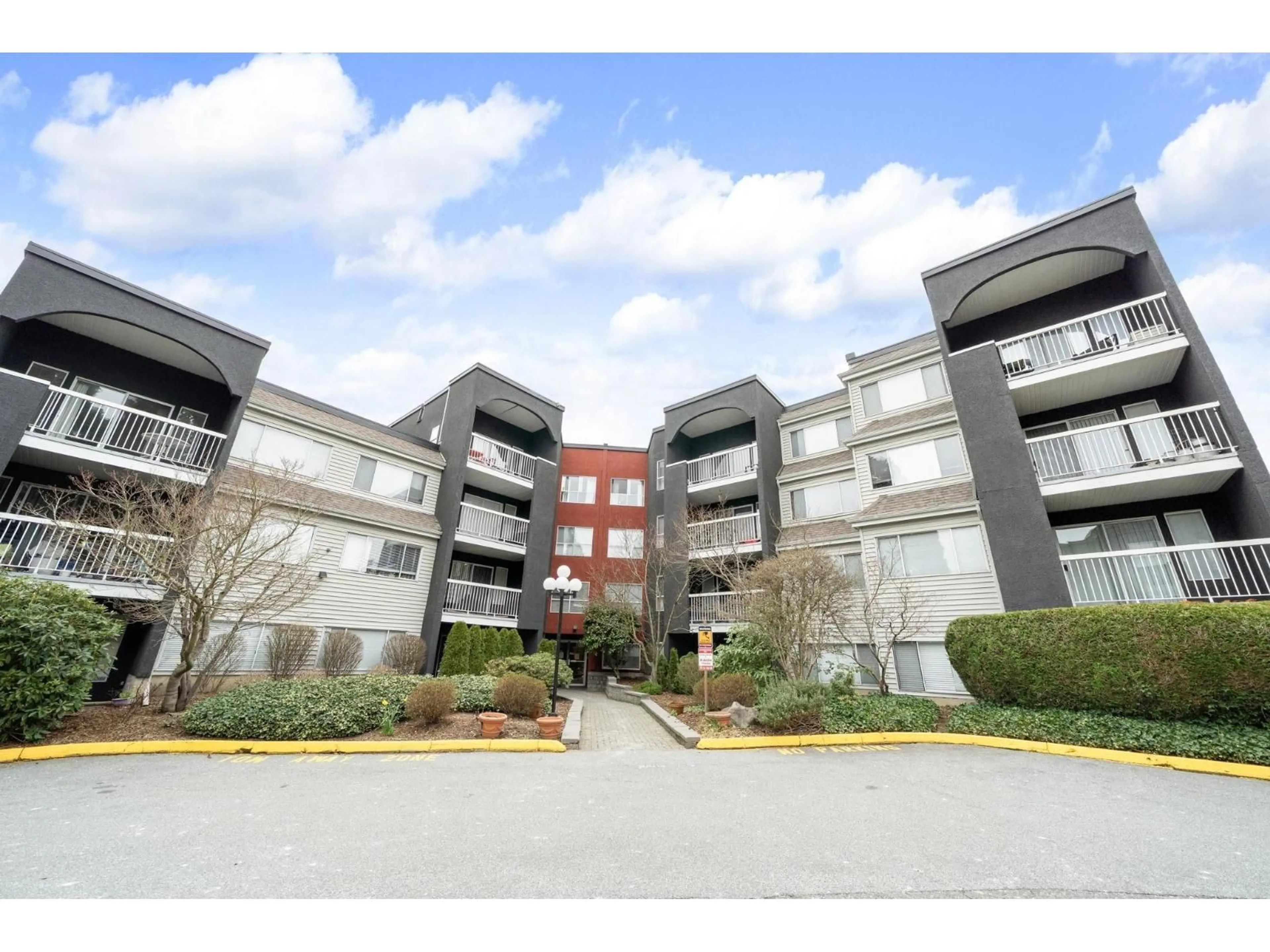 Unknown for 107 - 5700 200 STREET, Langley British Columbia V3A7S6