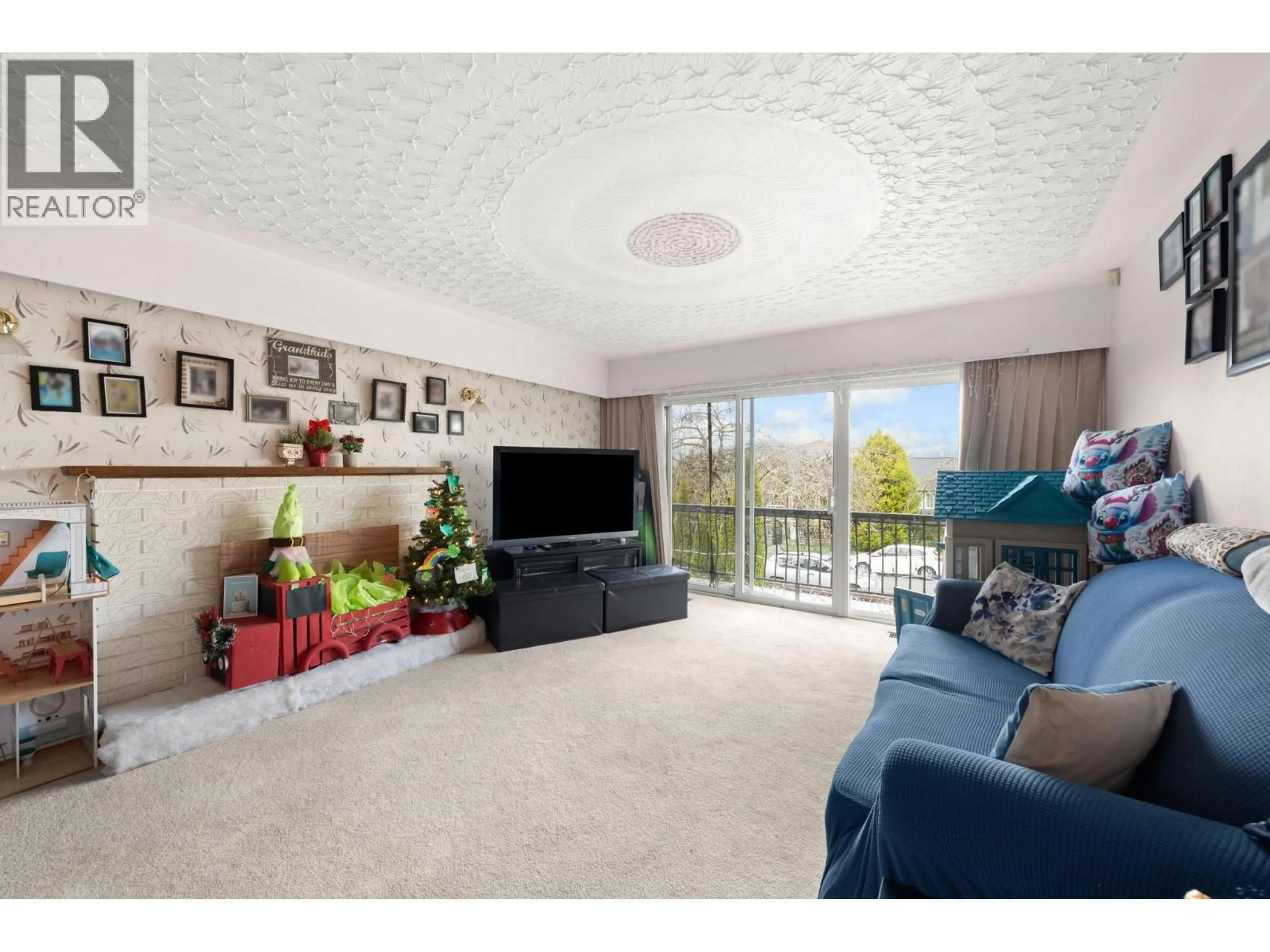 Living room with furniture, unknown for 2540 24TH AVENUE, Vancouver British Columbia V5R1C9