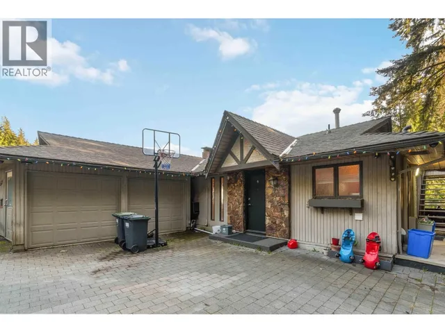 5189 MADEIRA COURT, North Vancouver 2