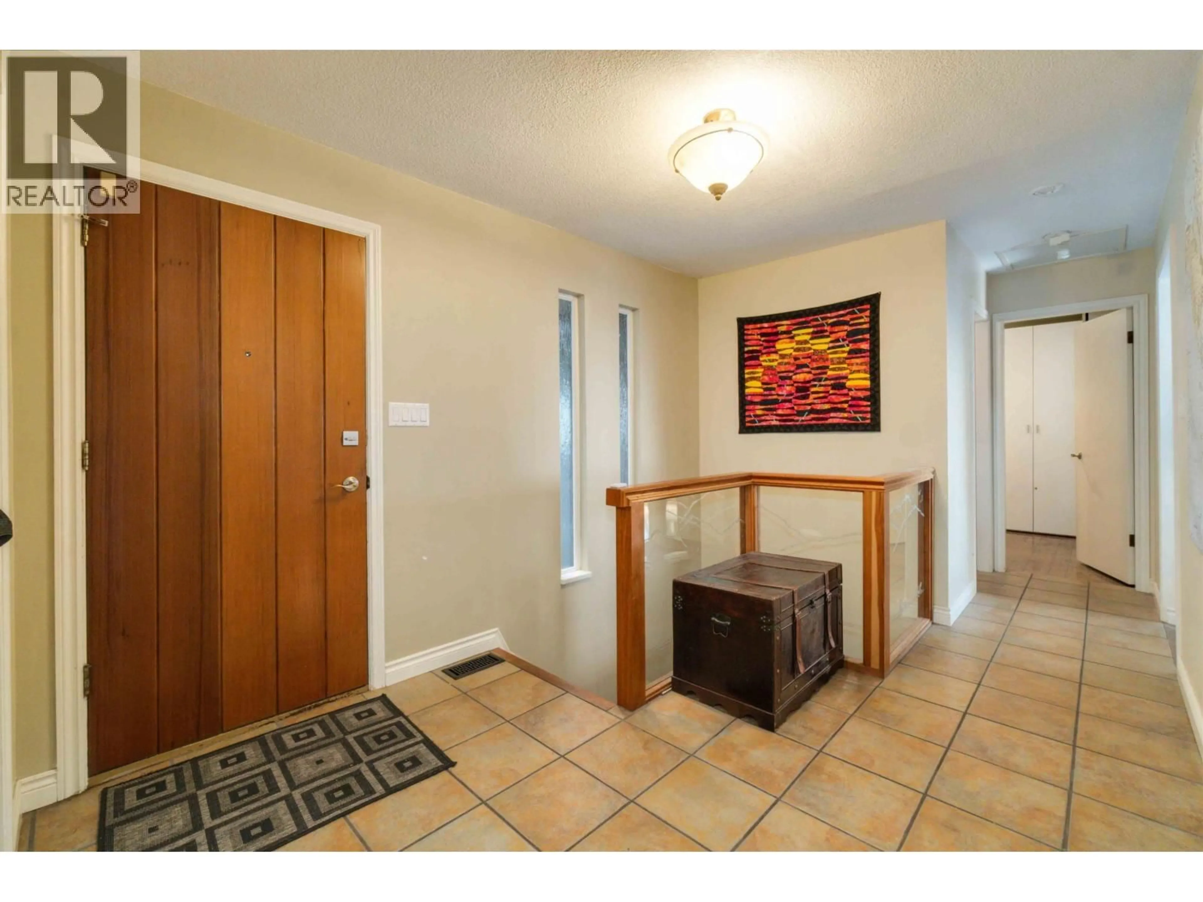 Indoor entryway for 5189 MADEIRA COURT, North Vancouver British Columbia V7R3K7