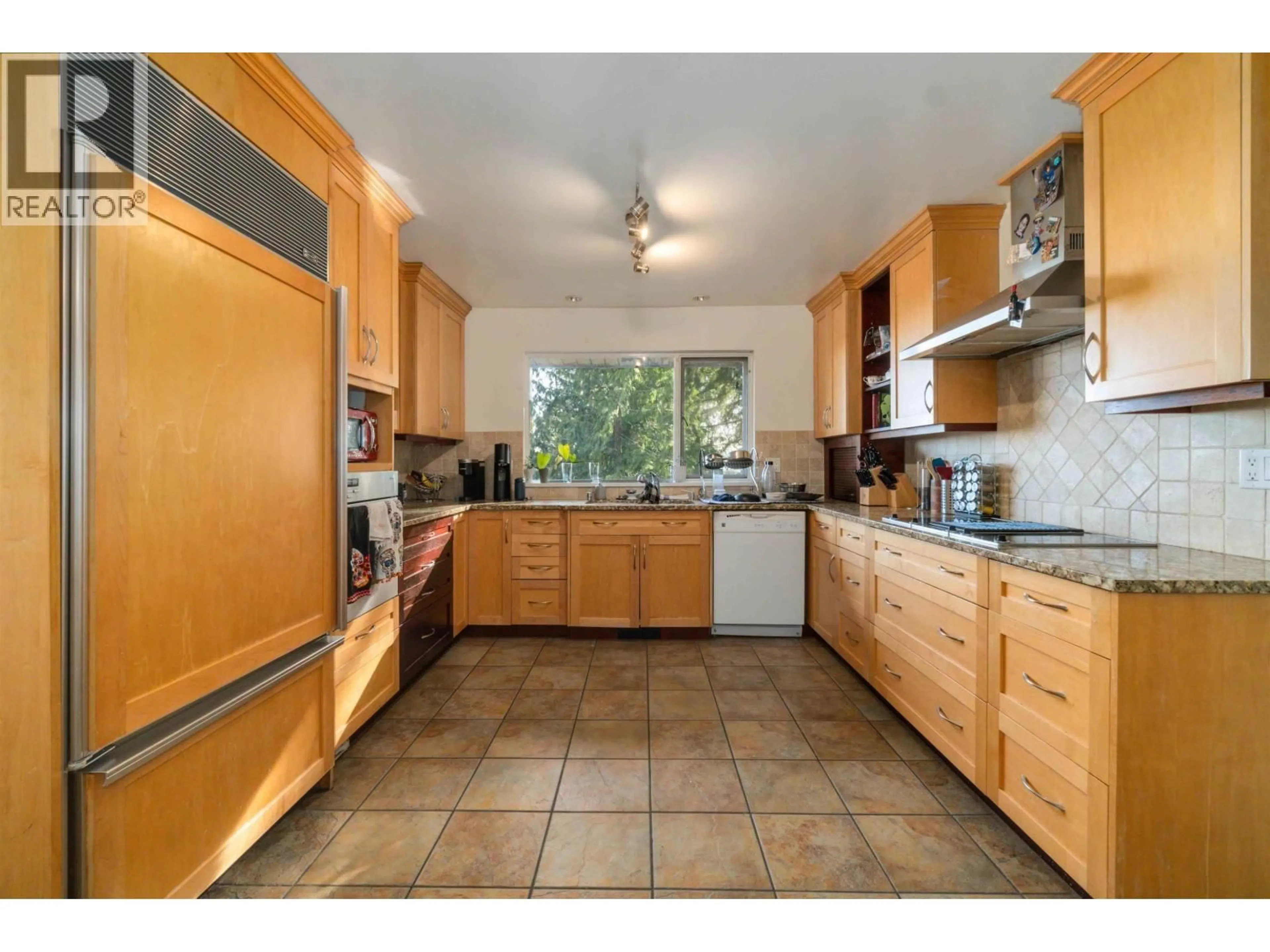 Standard kitchen, unknown for 5189 MADEIRA COURT, North Vancouver British Columbia V7R3K7
