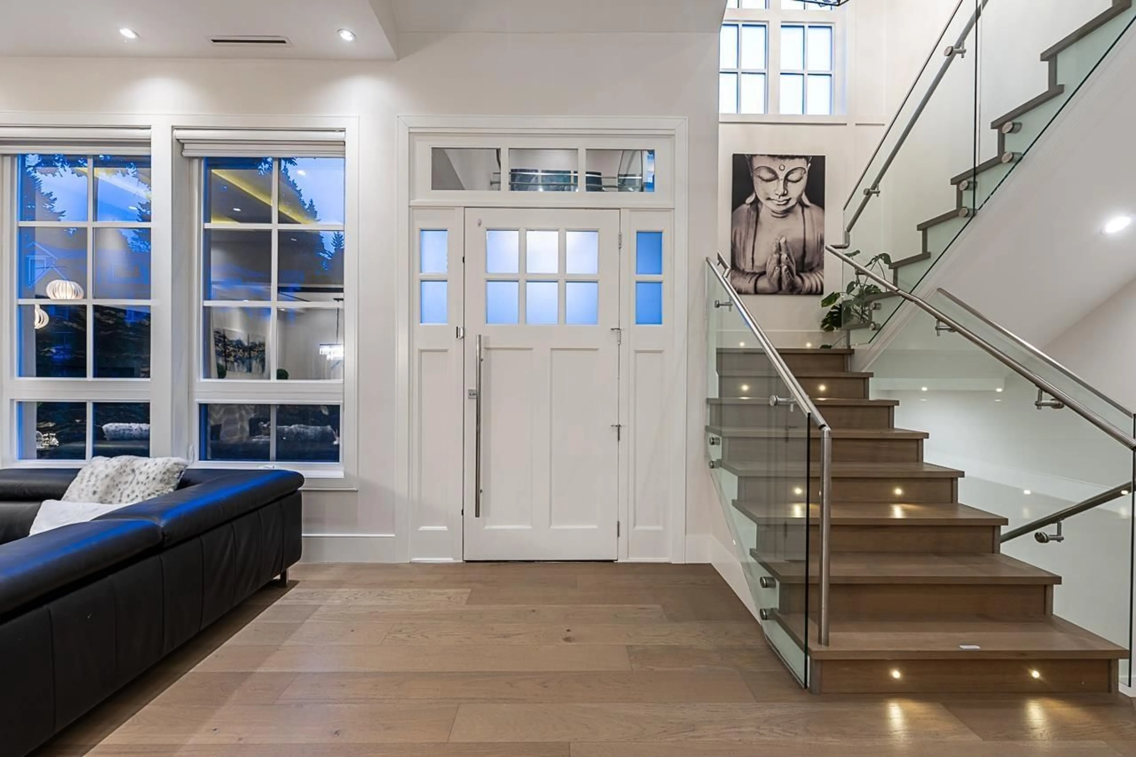 Indoor entryway for 16755 MCNAIR DRIVE, Surrey British Columbia V3Z0P9