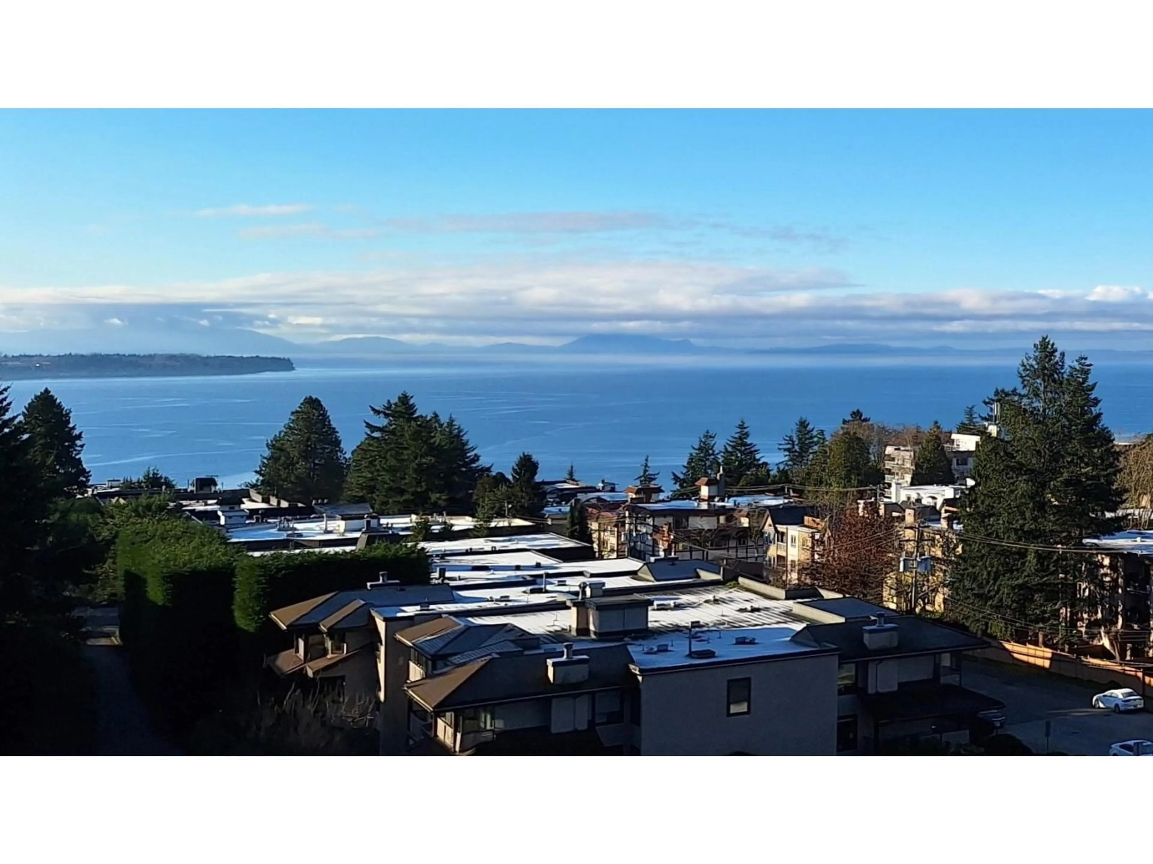 A pic from outside/outdoor area/front of a property/back of a property/a pic from drone, water/lake/river/ocean view for 605 - 1501 FOSTER STREET, White Rock British Columbia V4B0C3