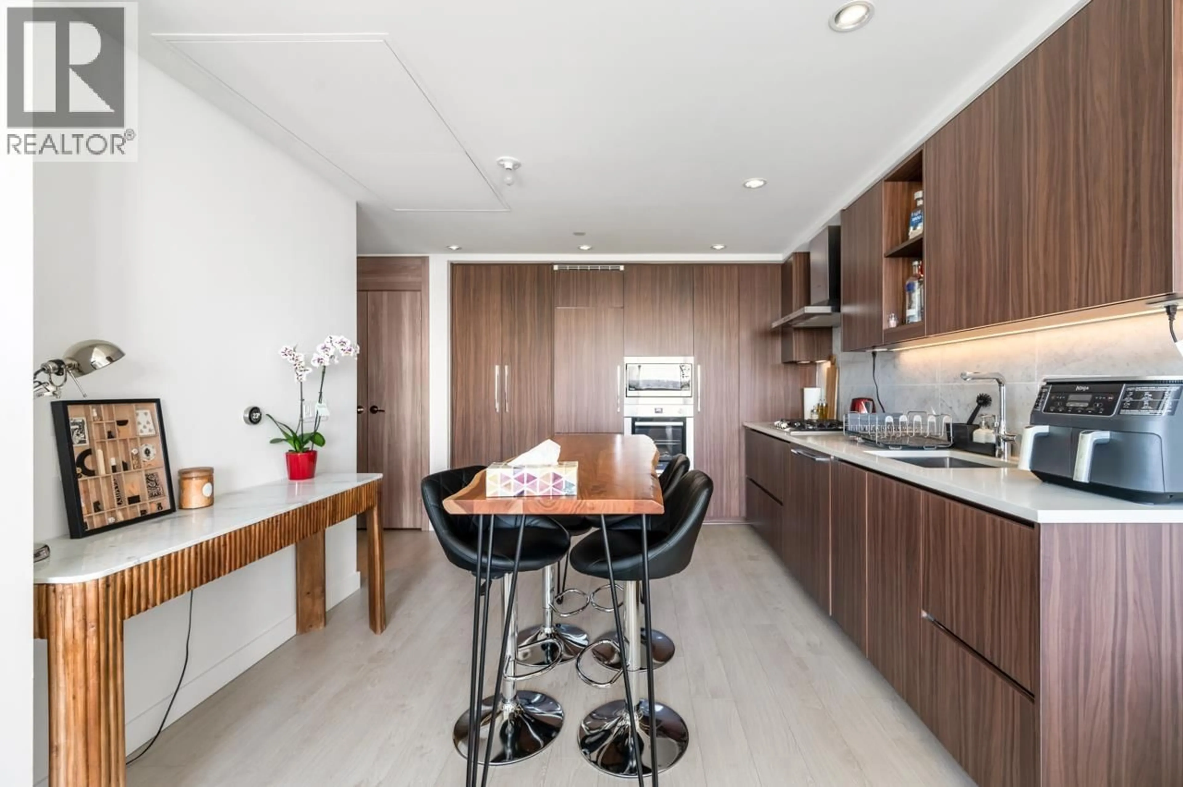 Contemporary kitchen, ceramic/tile floor for 3201 - 4720 LOUGHEED HIGHWAY, Burnaby British Columbia V5C0M8