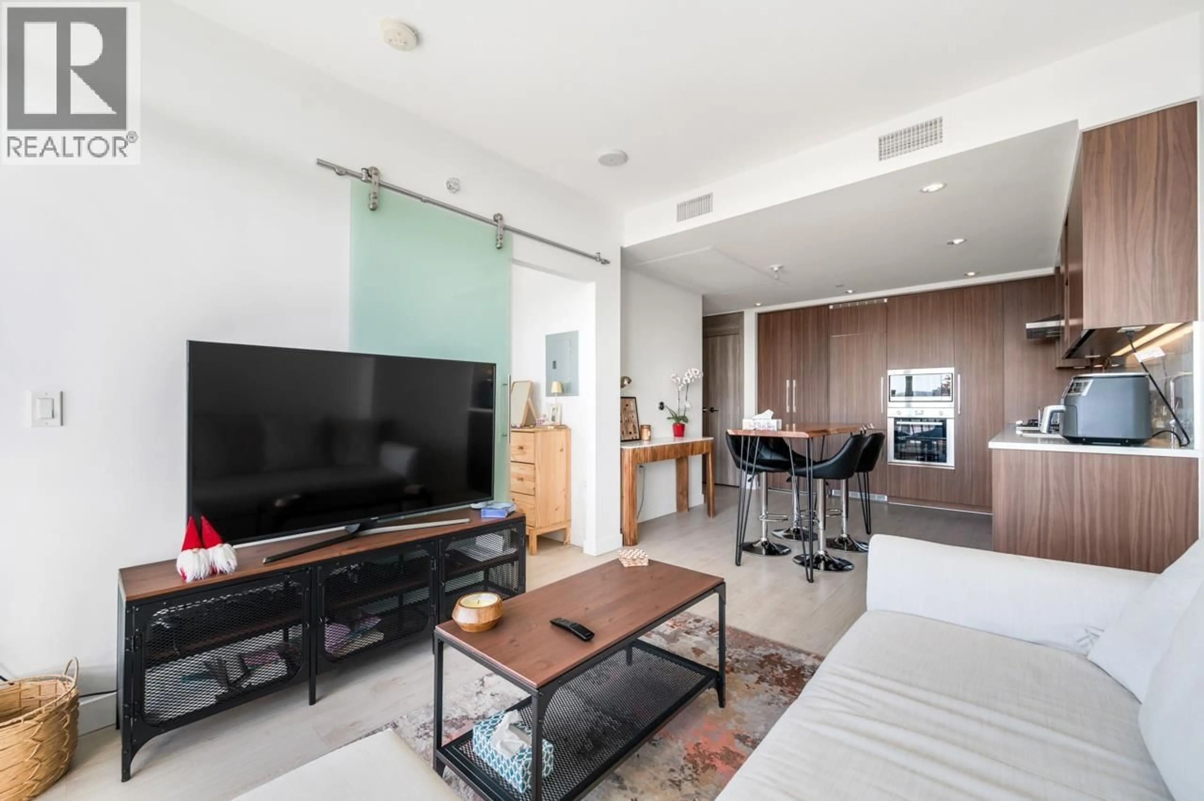 Living room with furniture, unknown for 3201 - 4720 LOUGHEED HIGHWAY, Burnaby British Columbia V5C0M8