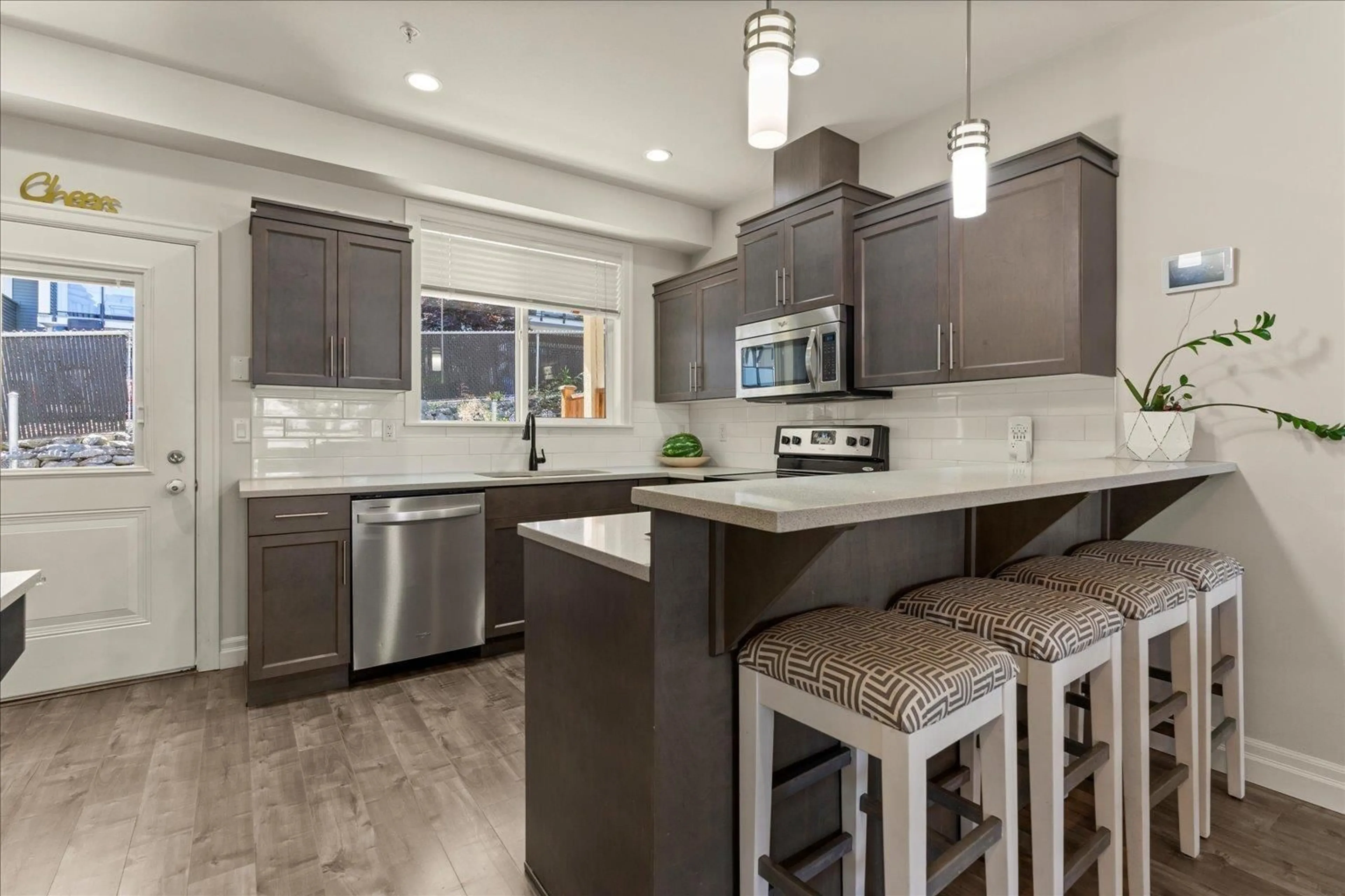 Open concept kitchen, ceramic/tile floor for 62 - 6026 LINDEMAN STREET, Chilliwack British Columbia V2R0W1