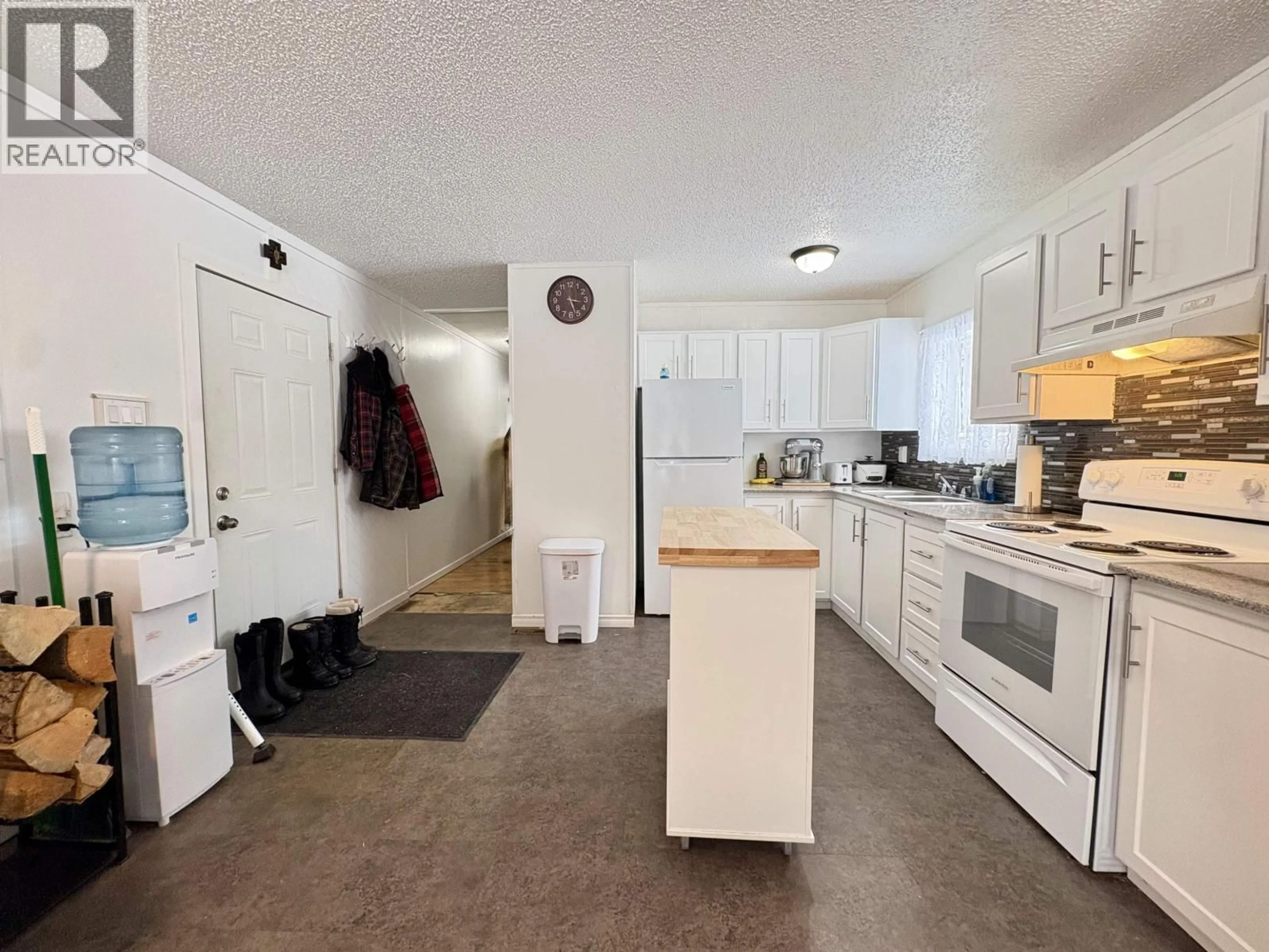 Standard kitchen, unknown for 16220 ALLEN ROAD, Prince George British Columbia V2K5K8