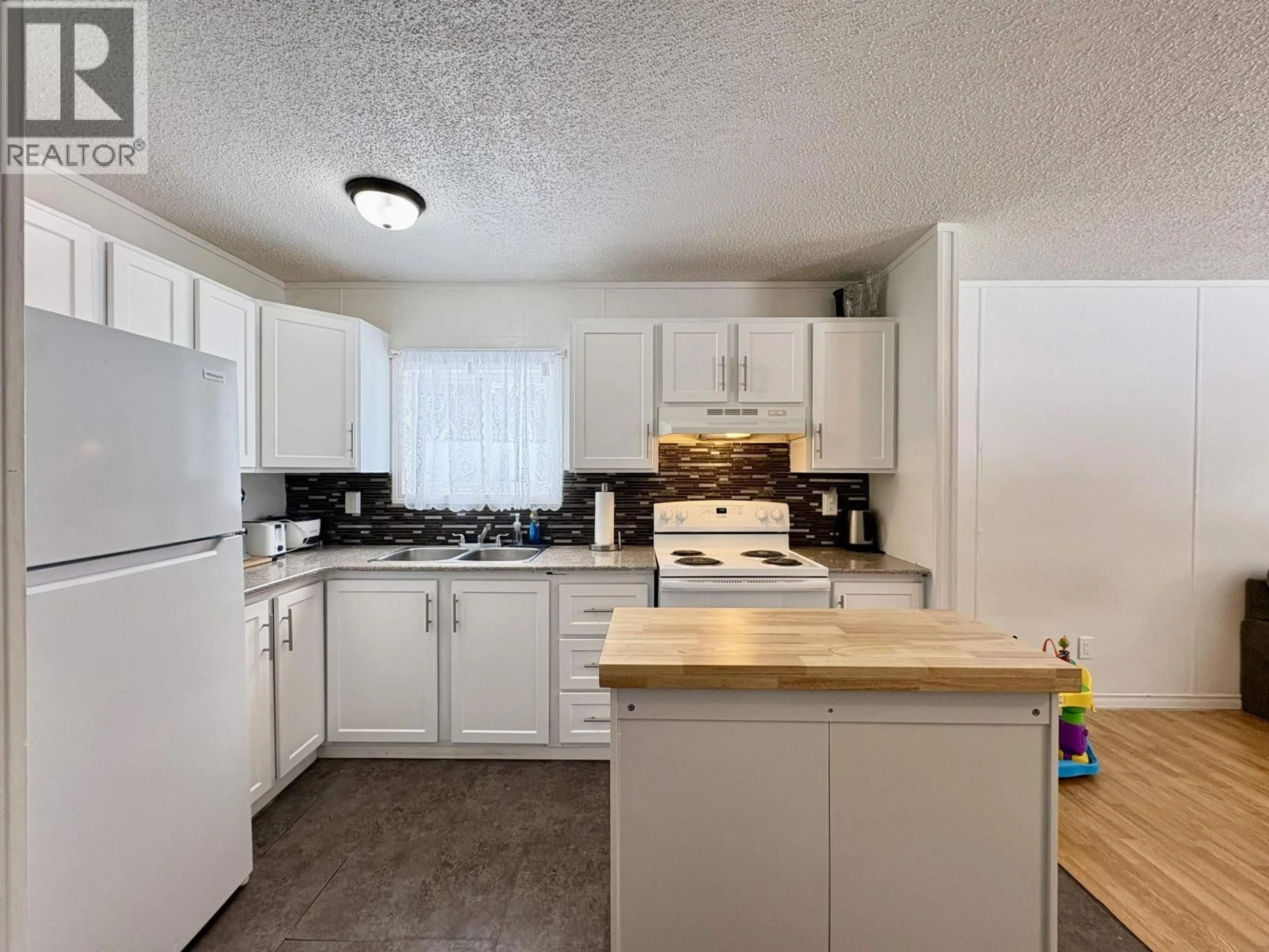 Standard kitchen, unknown for 16220 ALLEN ROAD, Prince George British Columbia V2K5K8