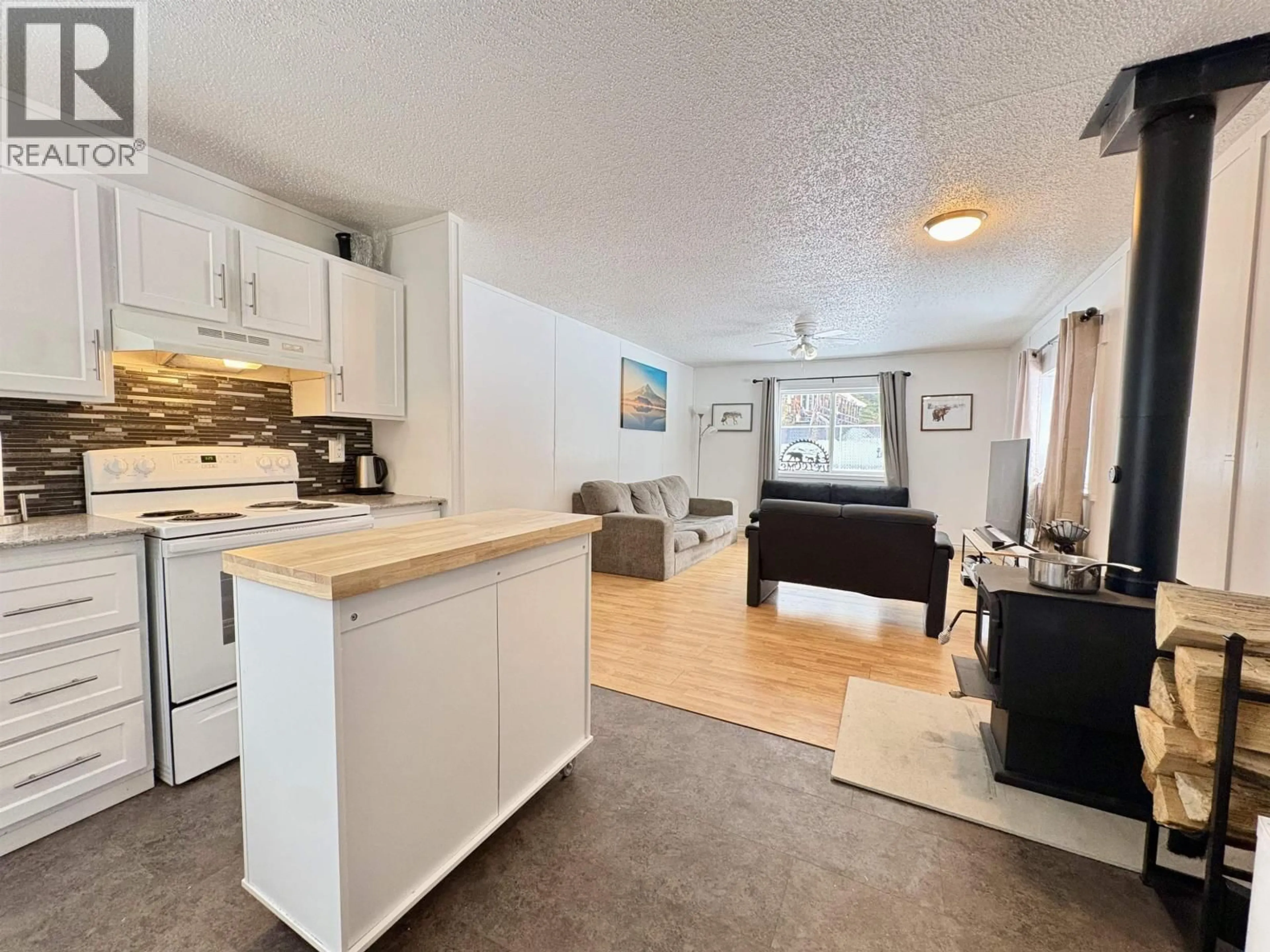 Open concept kitchen, unknown for 16220 ALLEN ROAD, Prince George British Columbia V2K5K8