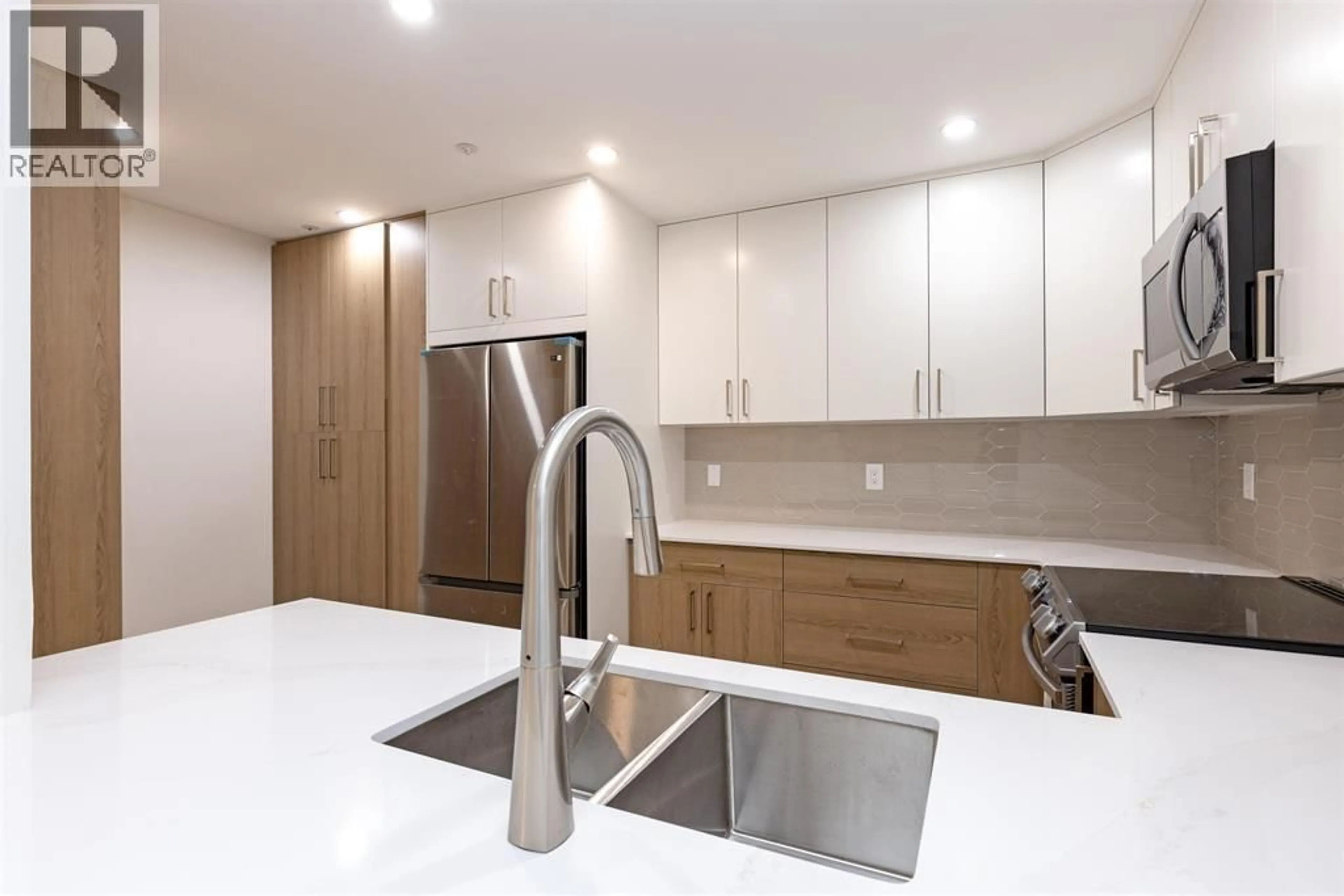 Unknown for 105 - 1190 EASTWOOD STREET, Coquitlam British Columbia V3B7S1