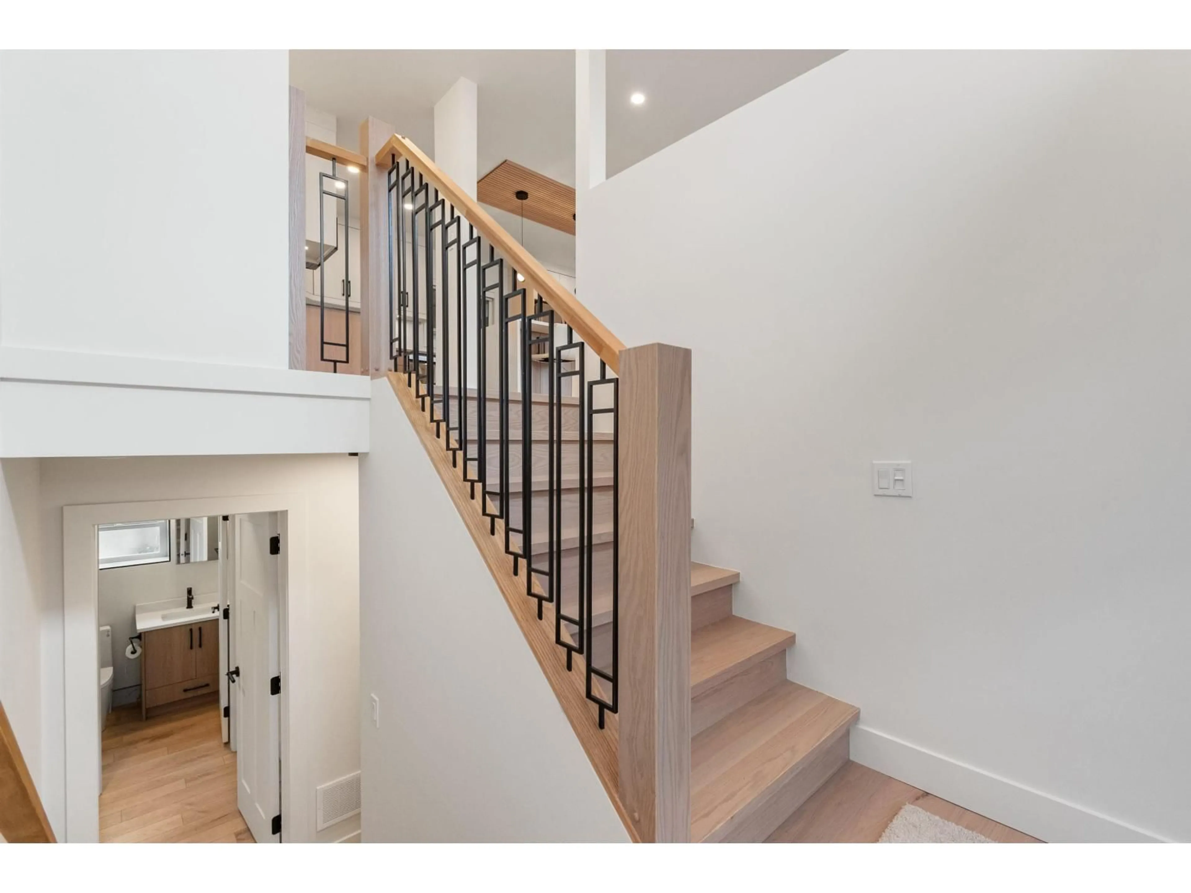 Stairs for 8762 BUTCHART STREET, Chilliwack British Columbia V2P5S3