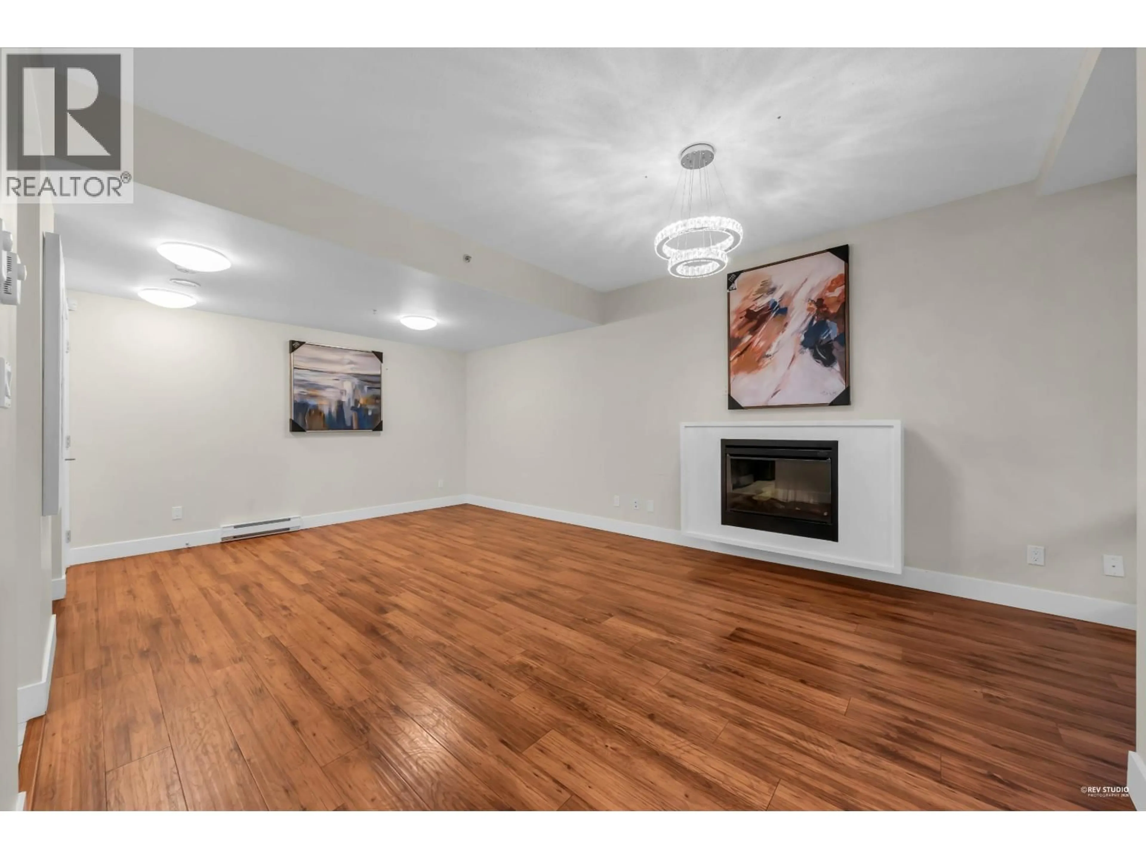 A pic of a room for 4818 HAZEL STREET, Burnaby British Columbia V5H4T3