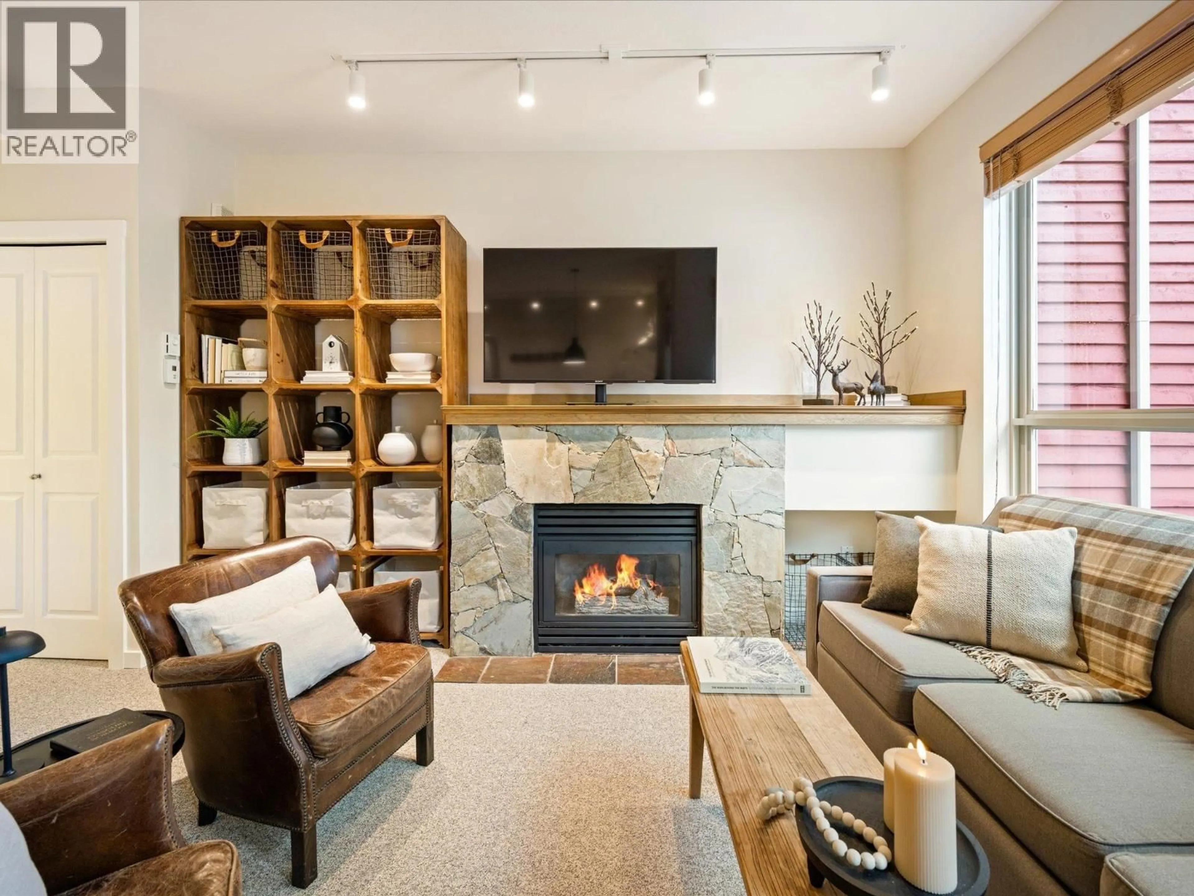 Living room with furniture, unknown for 16 - 4385 NORTHLANDS BOULEVARD, Whistler British Columbia V8E1C5