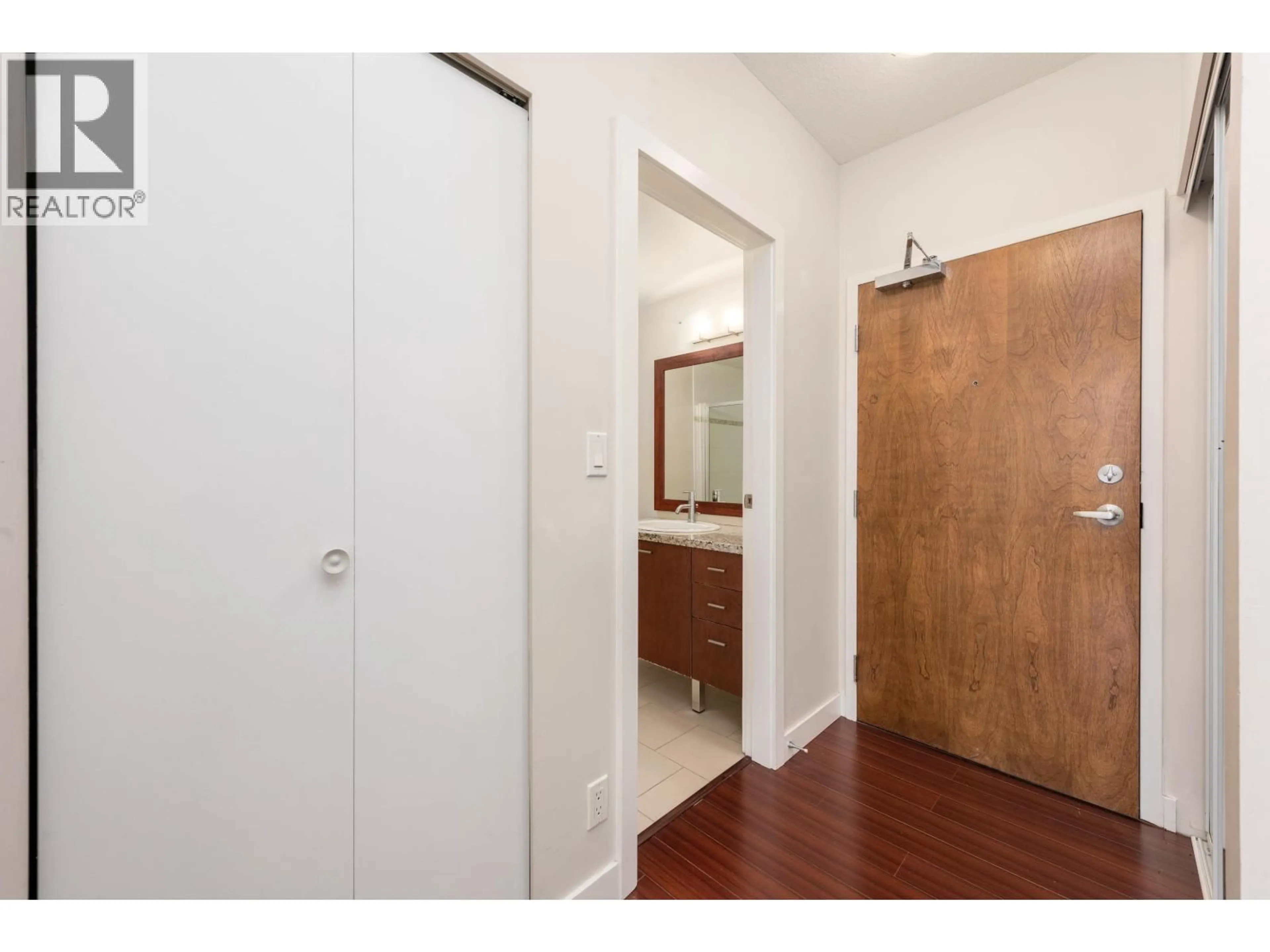 Indoor entryway for 1007 - 8280 LANSDOWNE ROAD, Richmond British Columbia V6X0B2