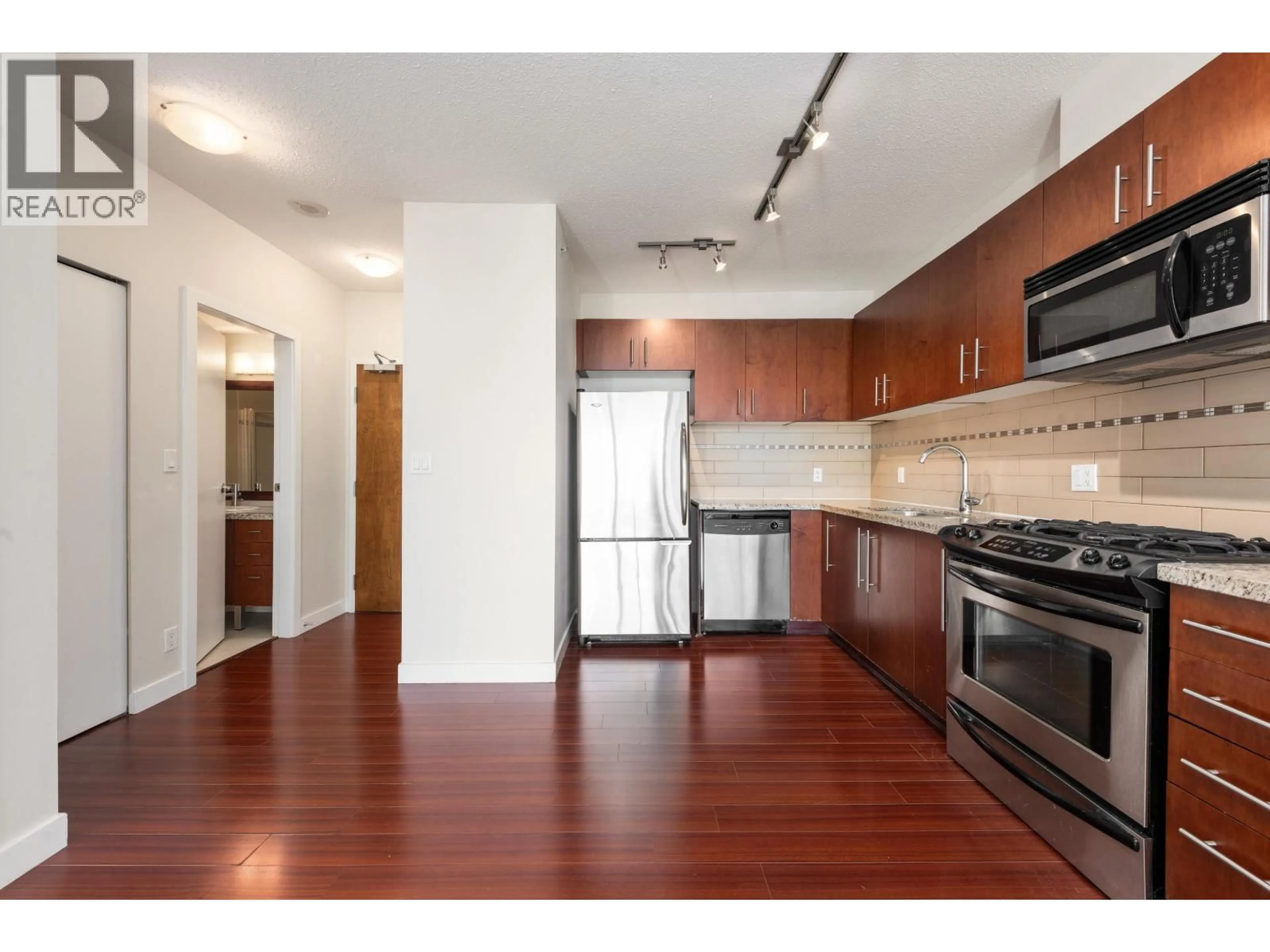 Standard kitchen, wood/laminate floor for 1007 - 8280 LANSDOWNE ROAD, Richmond British Columbia V6X0B2