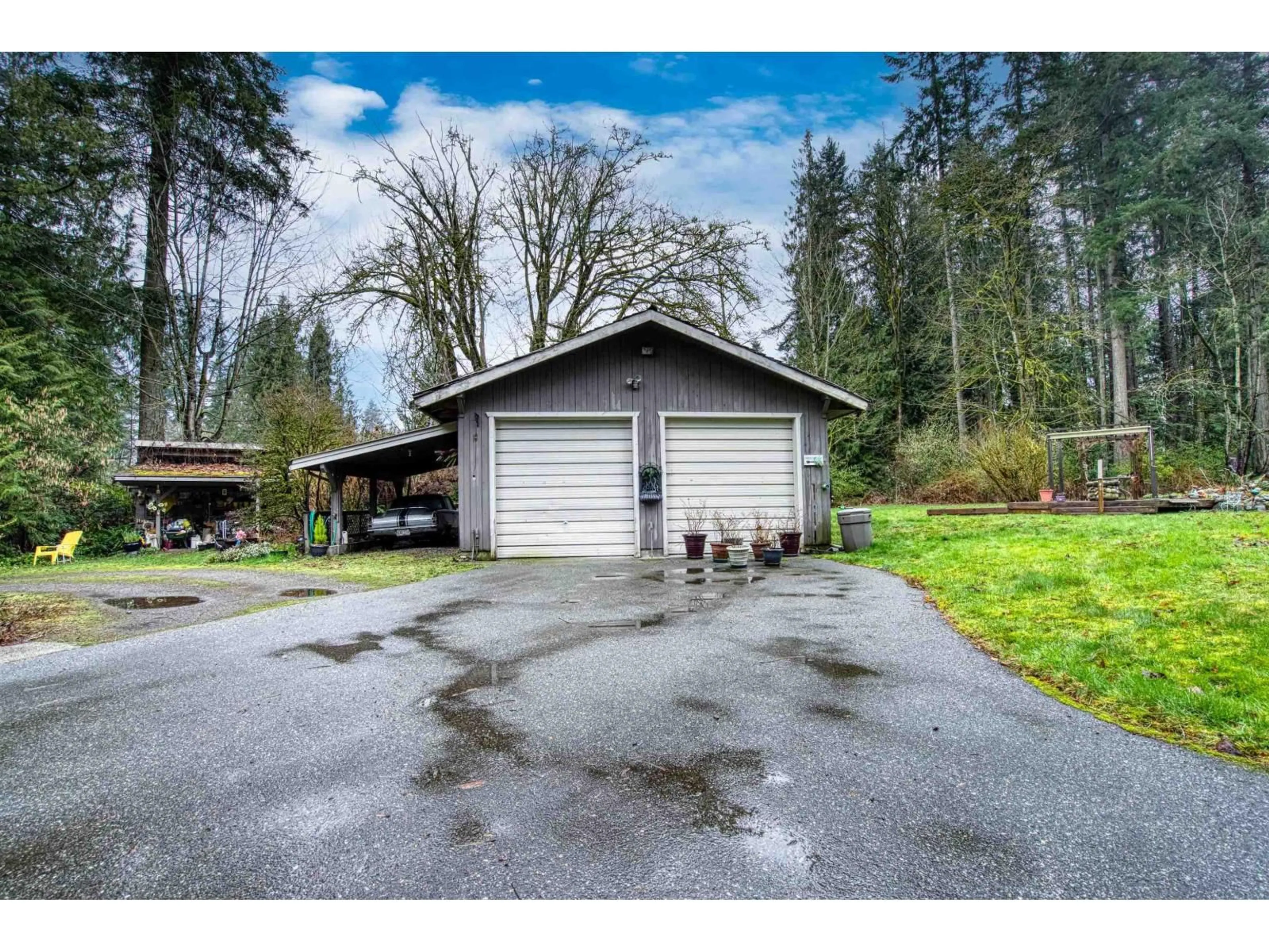 Indoor garage for 20017 FERNRIDGE CRESCENT, Langley British Columbia V2Z1X4